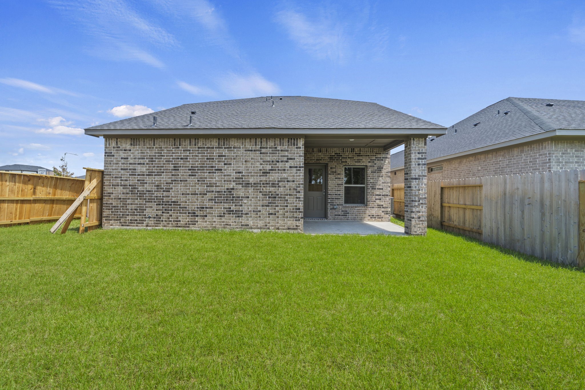 2796 English Laurel Drive, Alvin, TX 77511