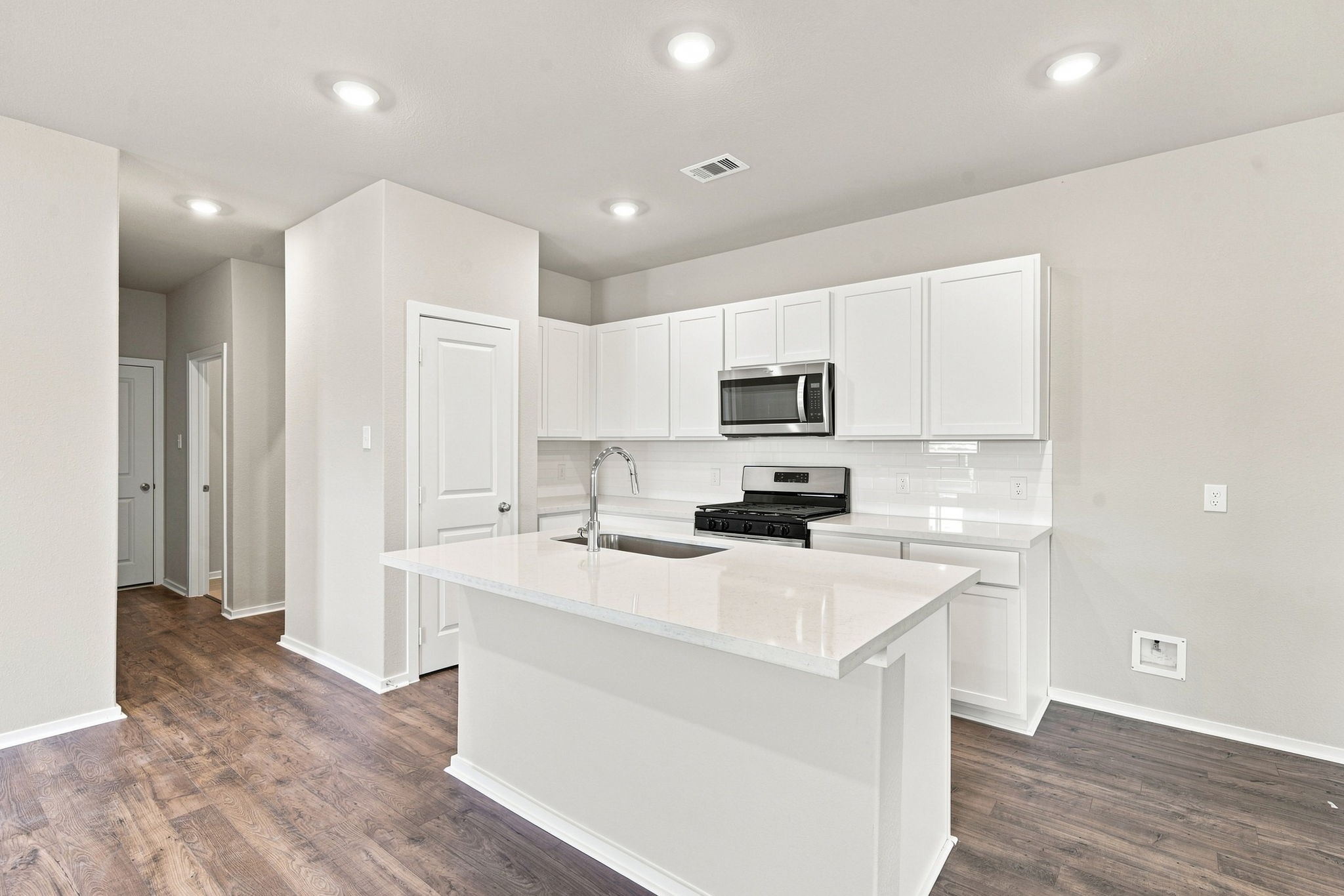 2796 English Laurel Drive, Alvin, TX 77511