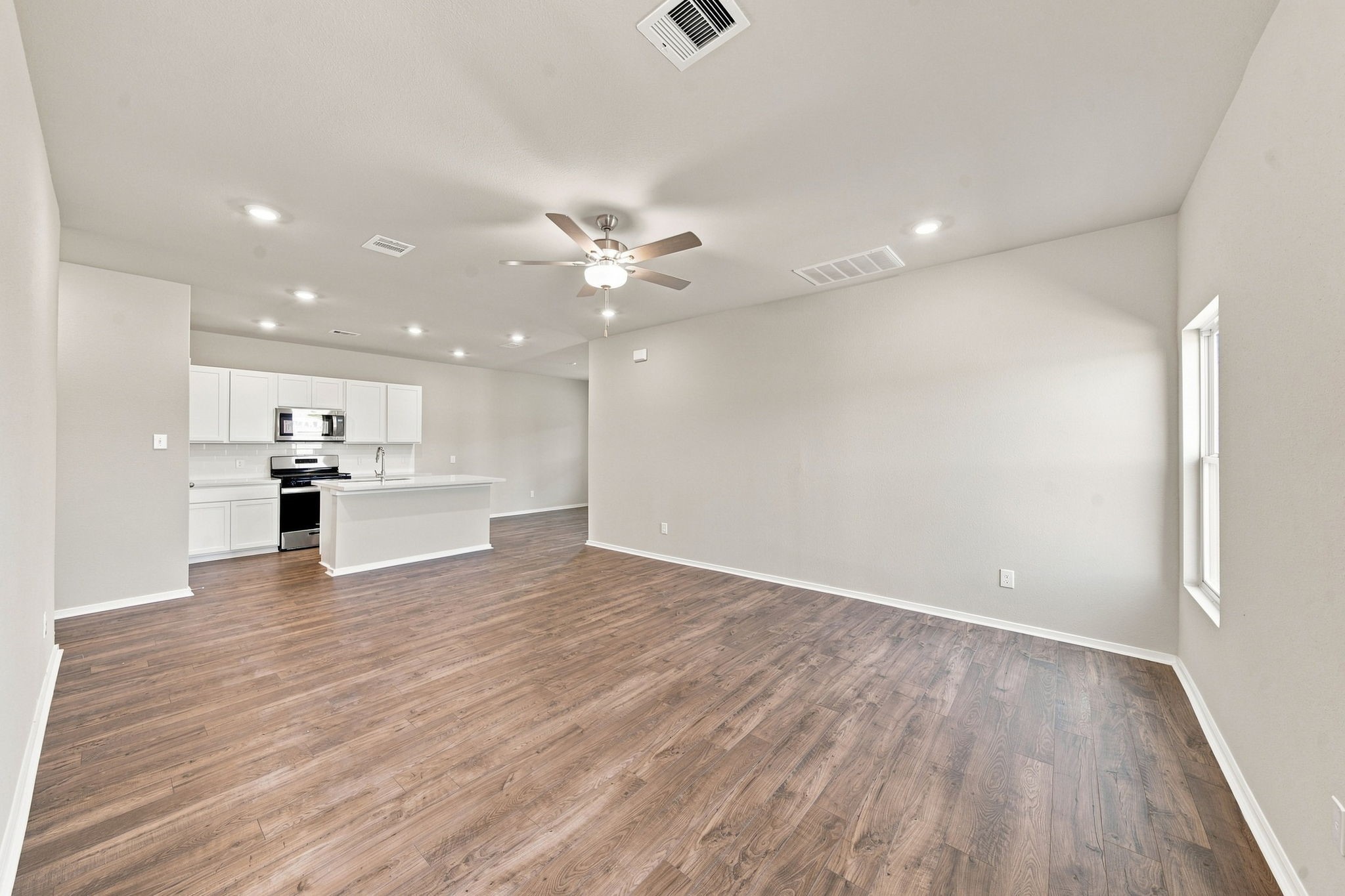 2796 English Laurel Drive, Alvin, TX 77511