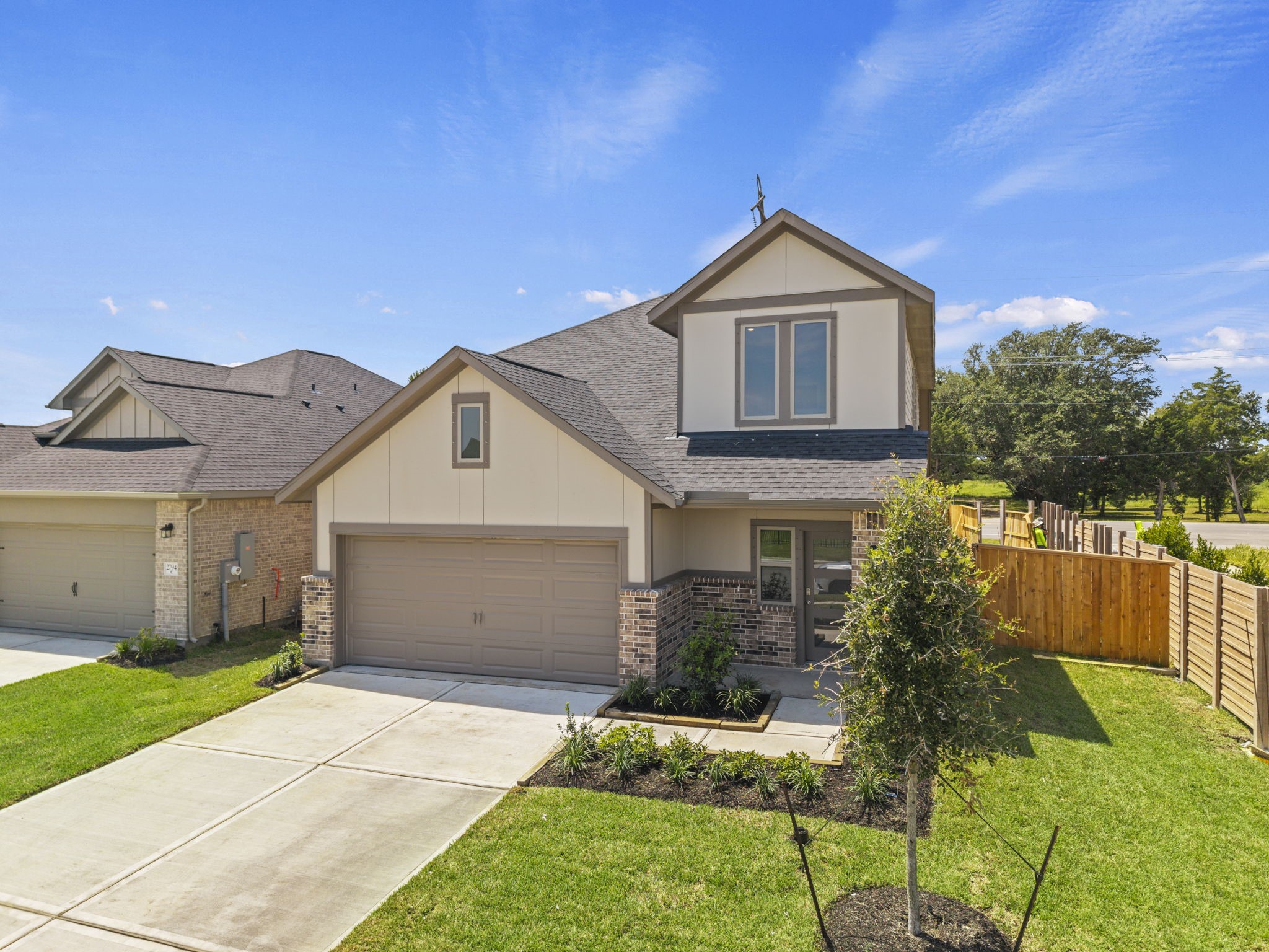 2796 English Laurel Drive, Alvin, TX 77511