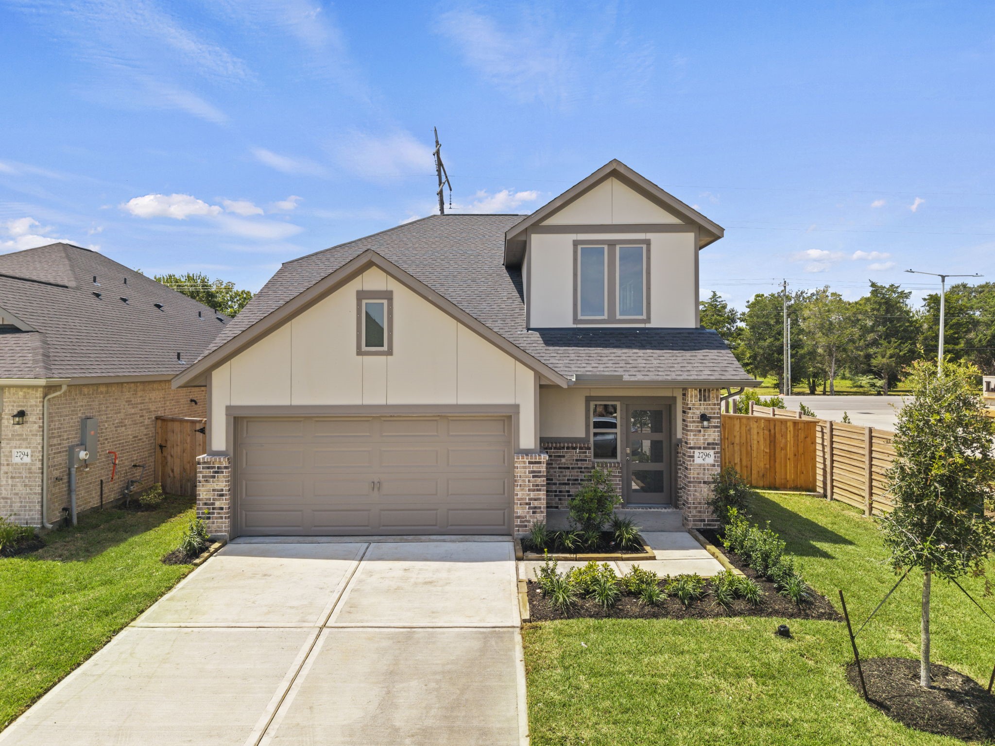 2796 English Laurel Drive, Alvin, TX 77511