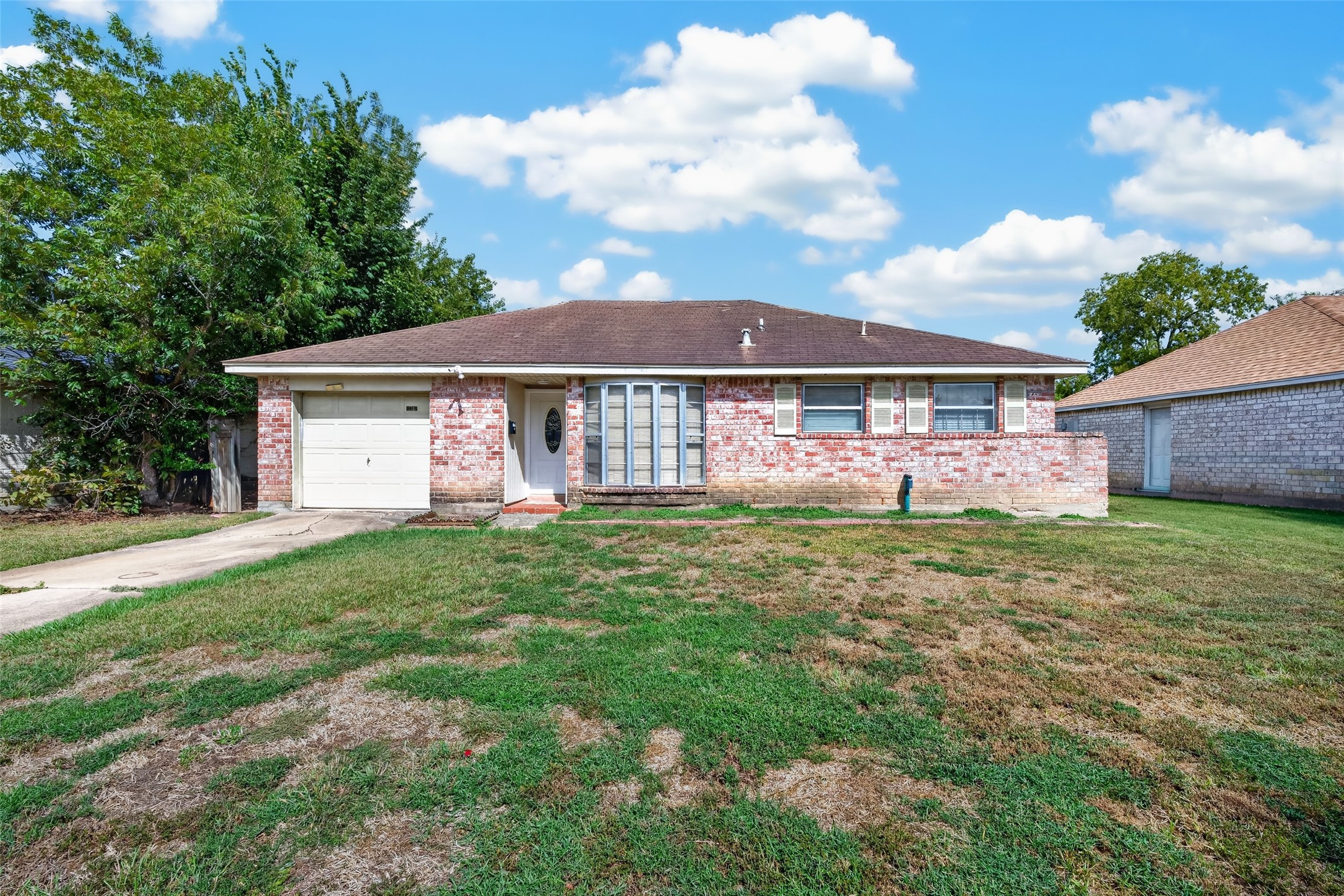 Welcome to 12207 Flushing Meadows! Scarsdale is conveniently located near both IH 45 and Beltway 8 allowing easy commute access Welcome to 12207 Flushing Meadows! Scarsdale is conveniently located near both IH 45 and Beltway 8 allowing easy commute access