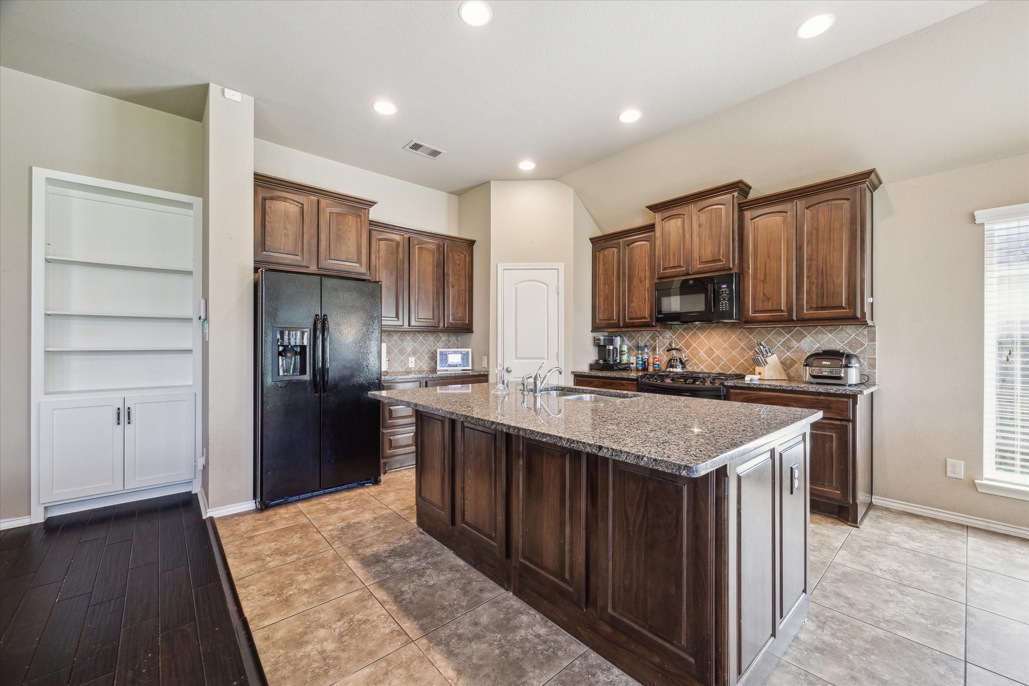 14116 Timber Bluff Drive, Pearland, TX 77584