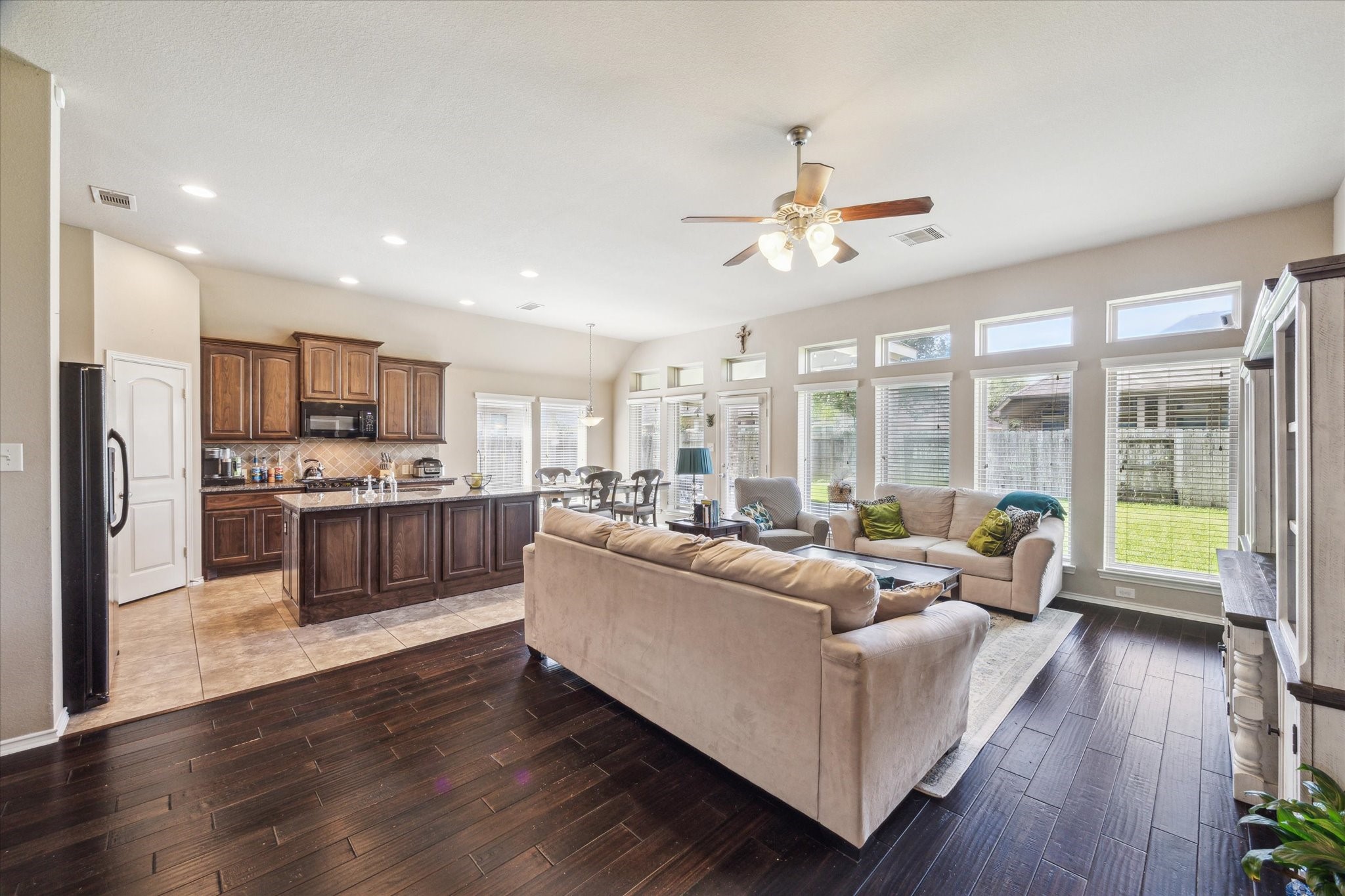 14116 Timber Bluff Drive, Pearland, TX 77584