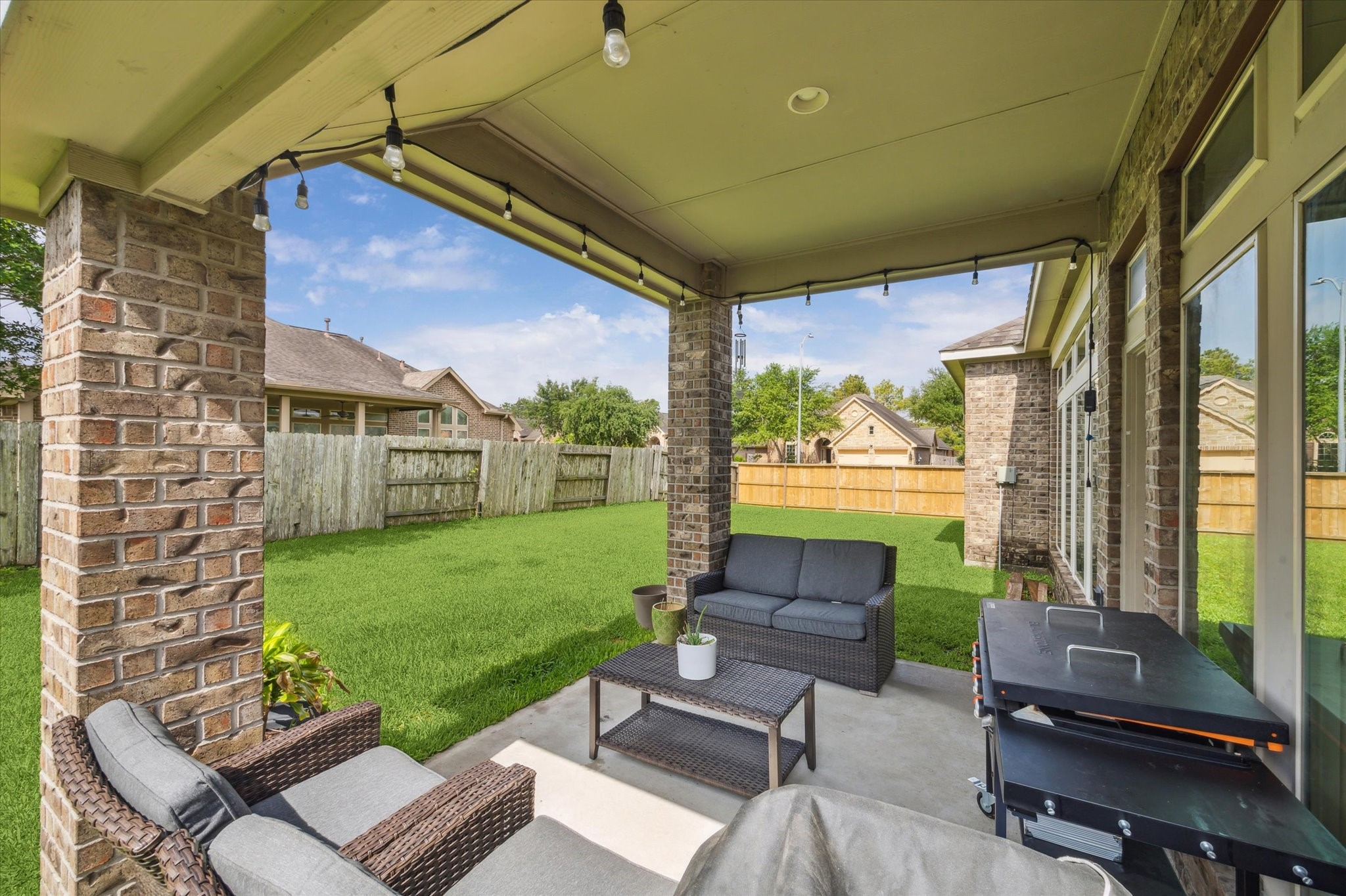 14116 Timber Bluff Drive, Pearland, TX 77584