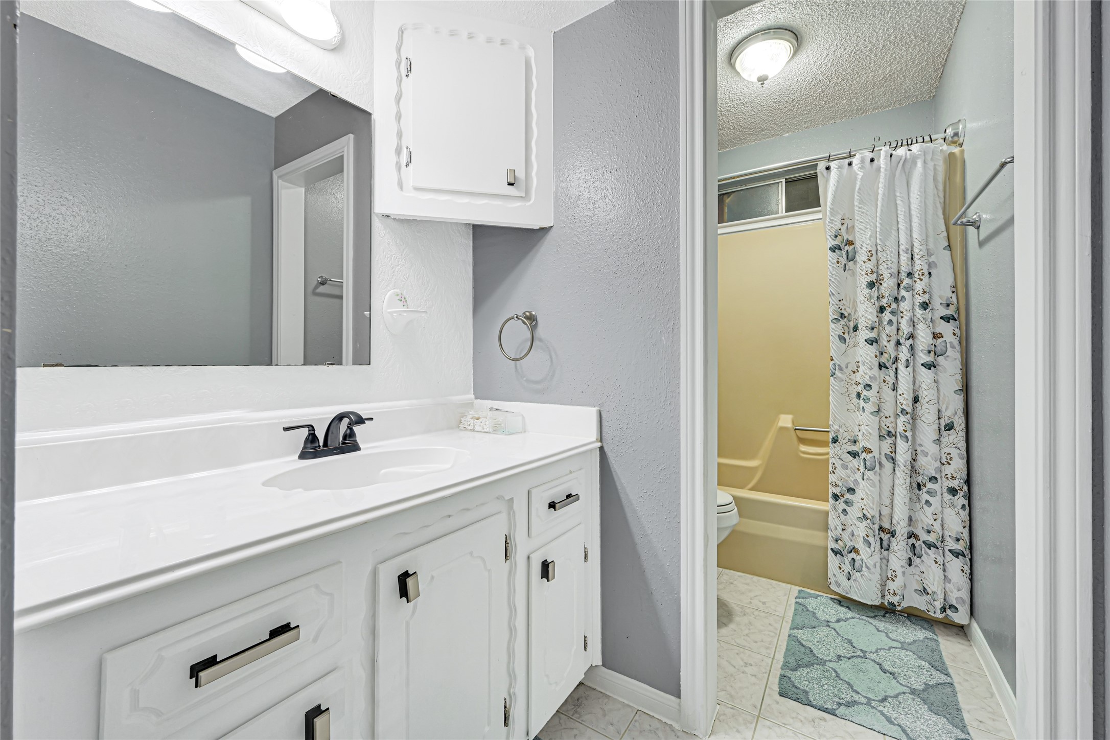 12615 Foxburo Drive, Houston, TX 77065