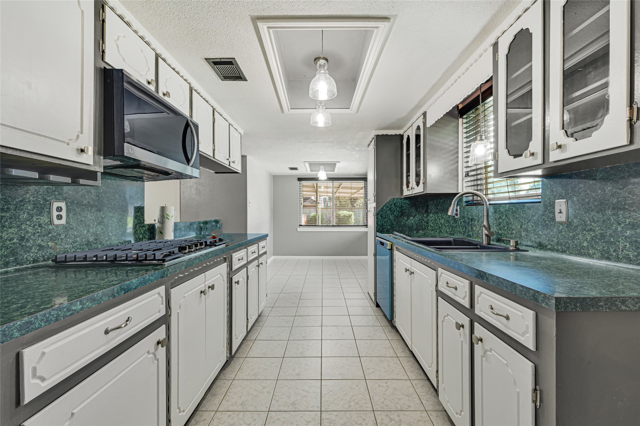 12615 Foxburo Drive, Houston, TX 77065