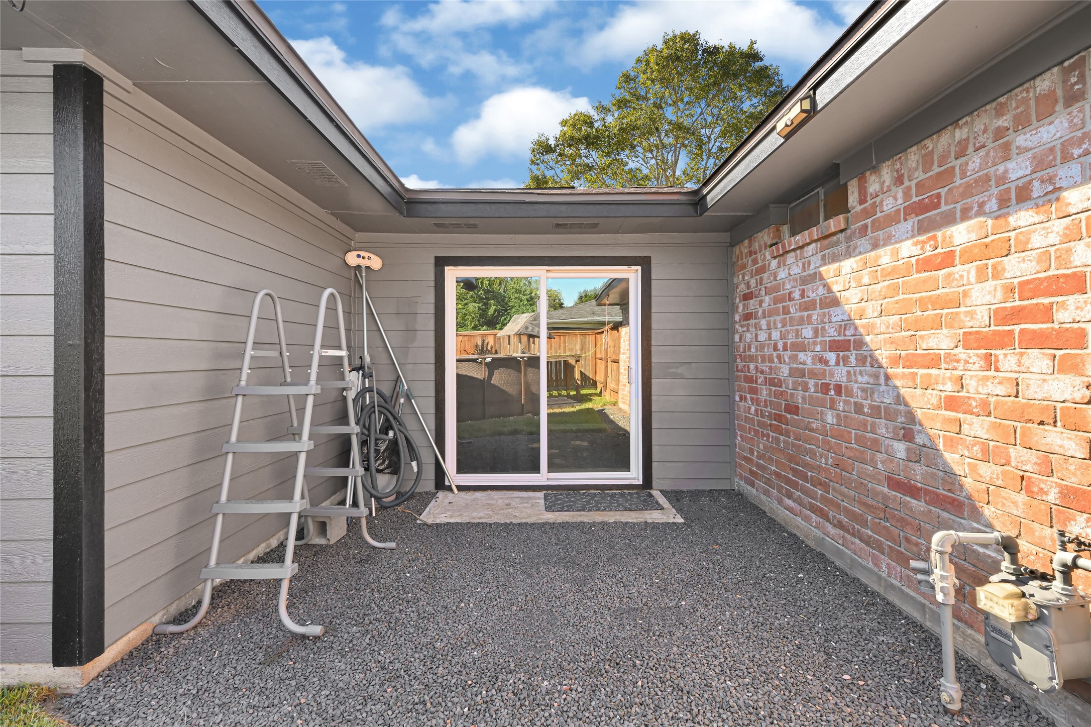 12615 Foxburo Drive, Houston, TX 77065