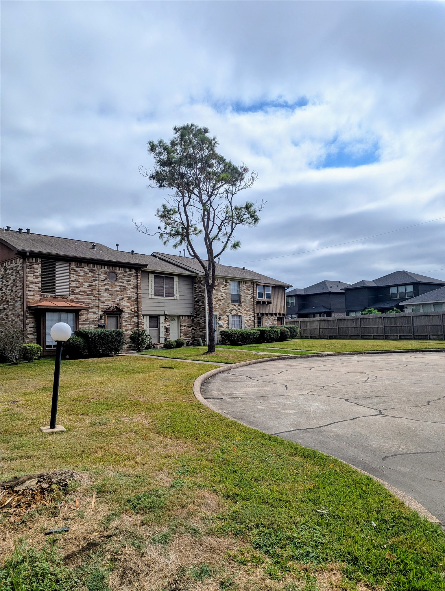 1515 Cedar Cove Street, La Porte, TX 77571