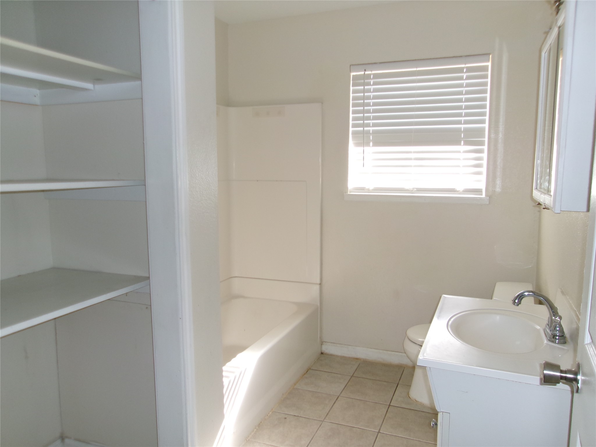 7412 McArthur Street, Hitchcock, TX 77563