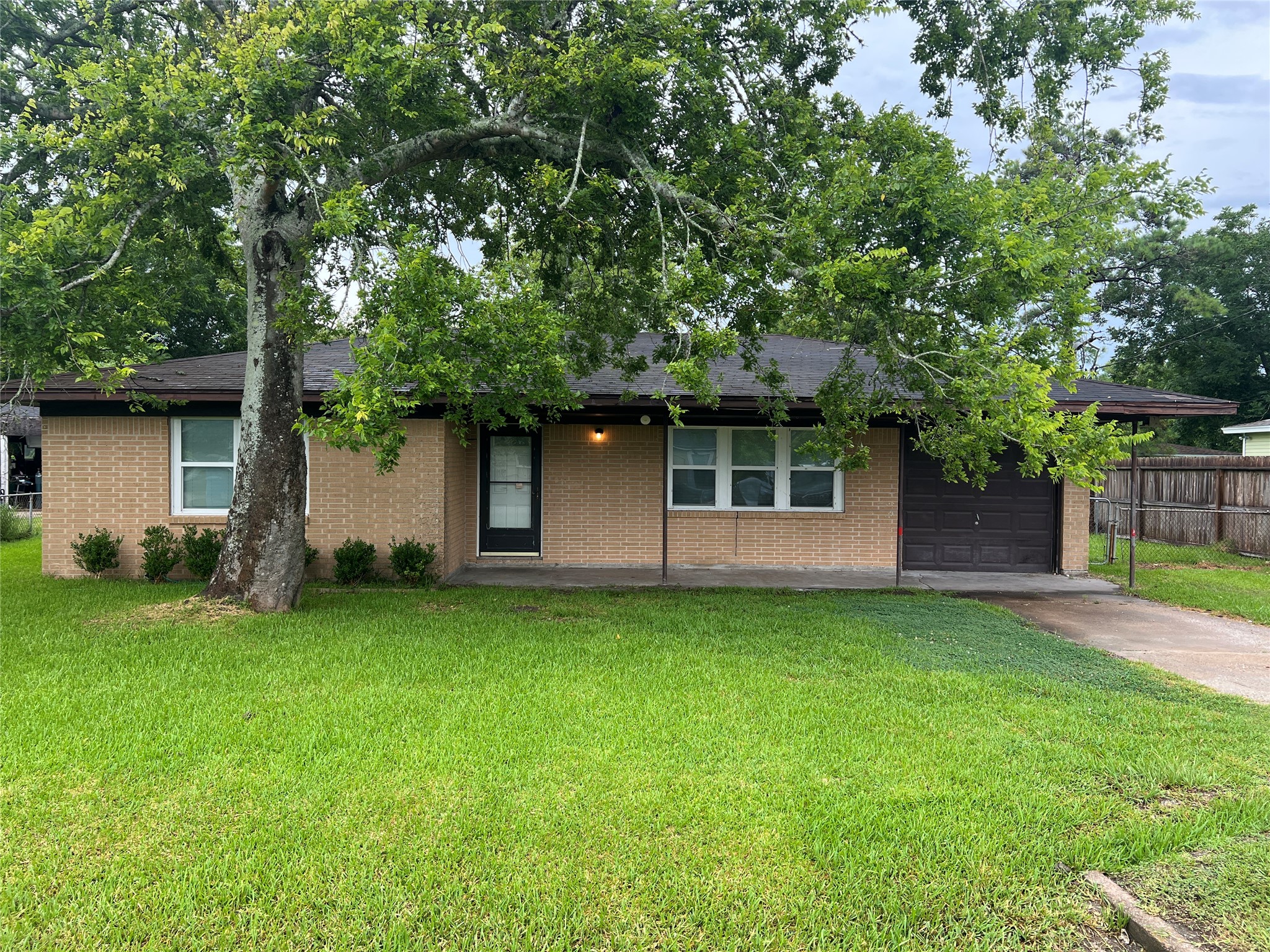 7412 McArthur Street, Hitchcock, TX 77563