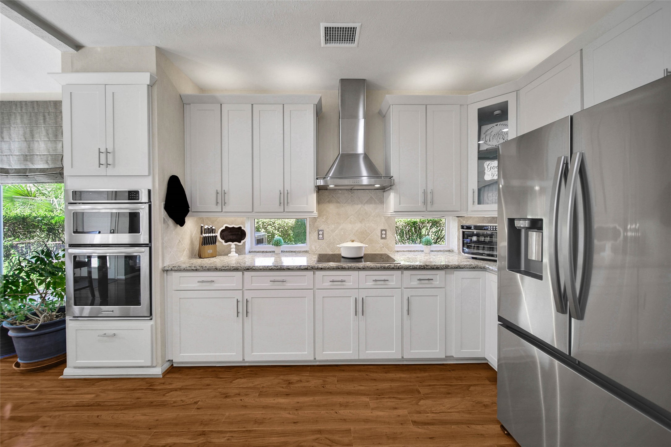 Beautiful stainless steel appliances!