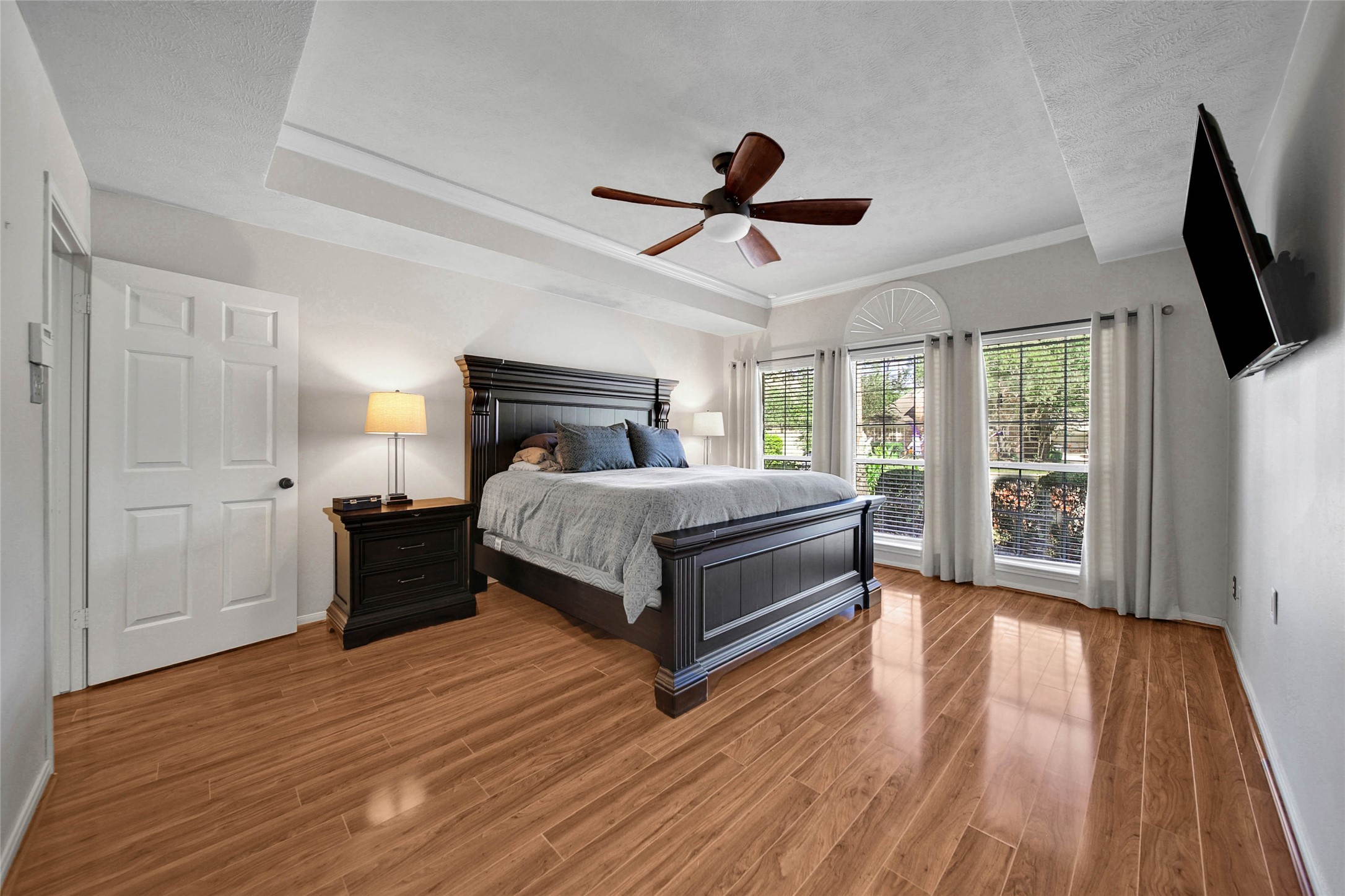 The large primary bedroom has plenty of space for a king bed plus any additional furniture you may have!