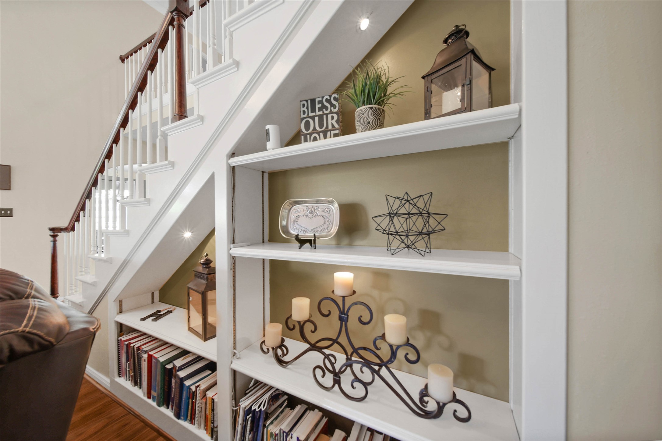 This cozy little custom corner bookshelf really adds even more character to this beautiful home.