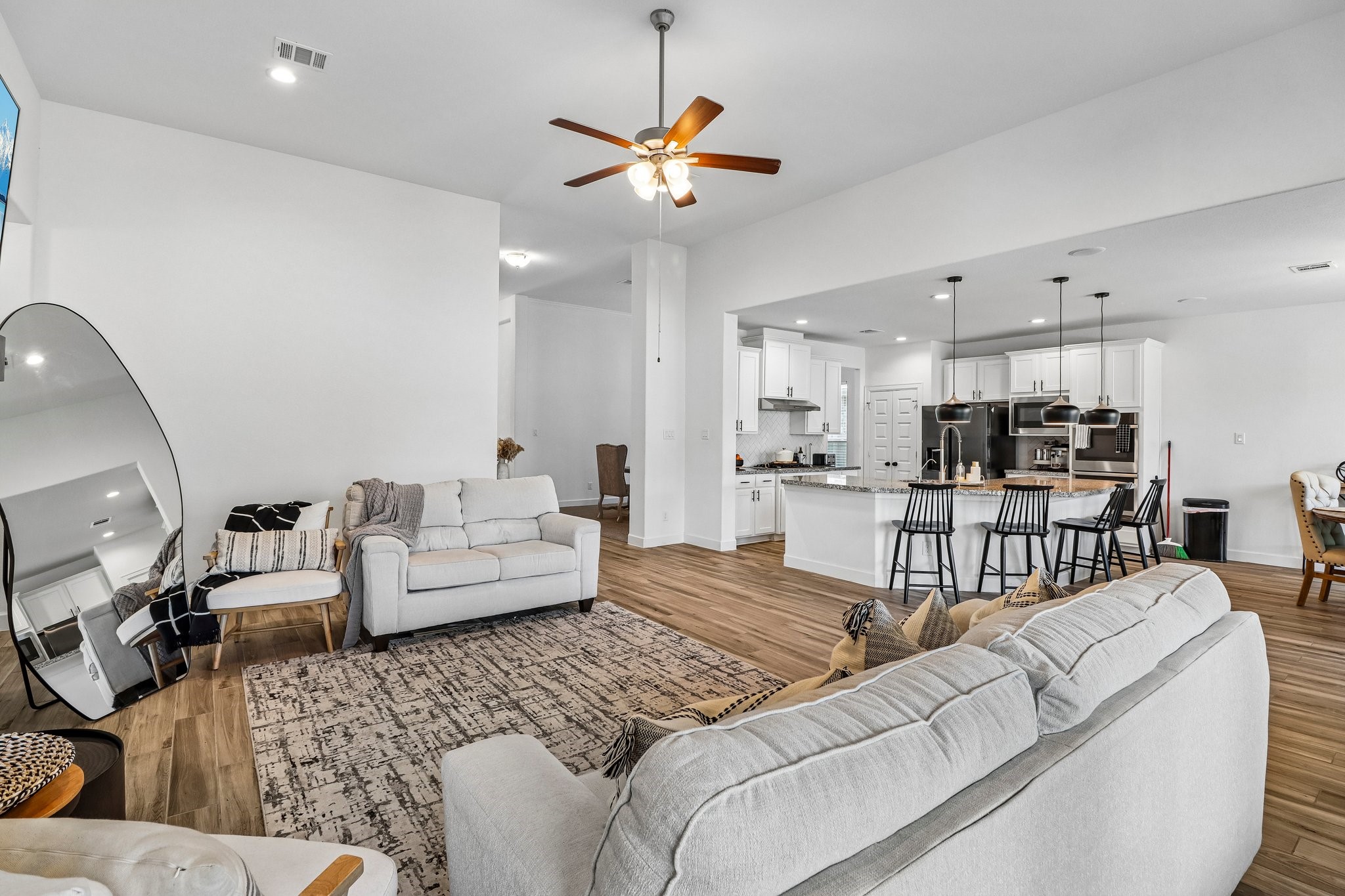 7823 Leighton Trail, Pasadena, TX 77505