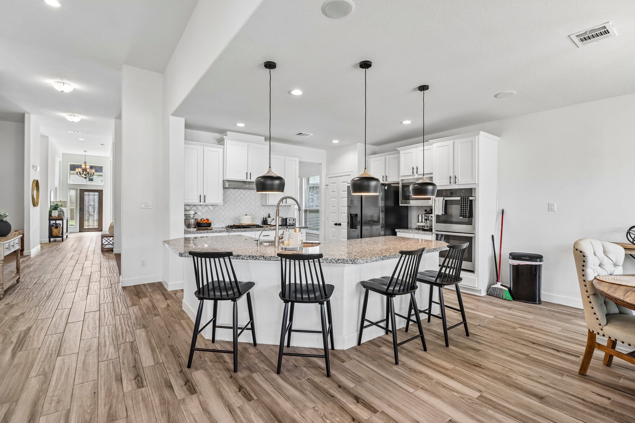 7823 Leighton Trail, Pasadena, TX 77505