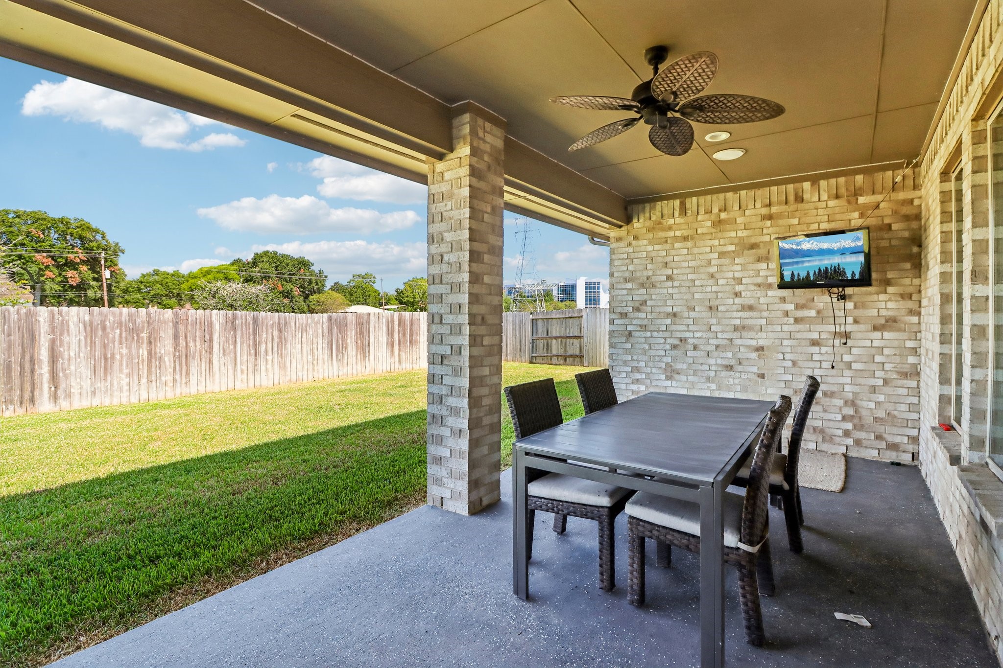 7823 Leighton Trail, Pasadena, TX 77505