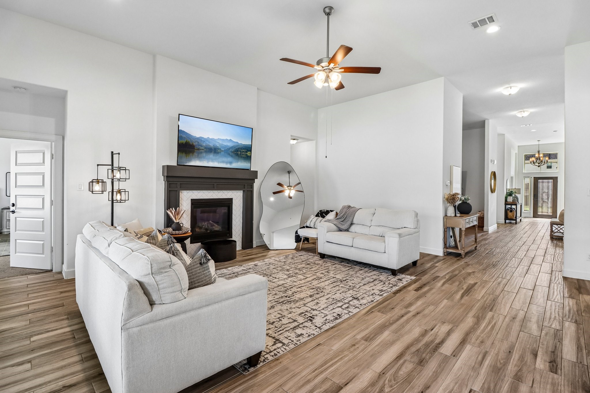 7823 Leighton Trail, Pasadena, TX 77505