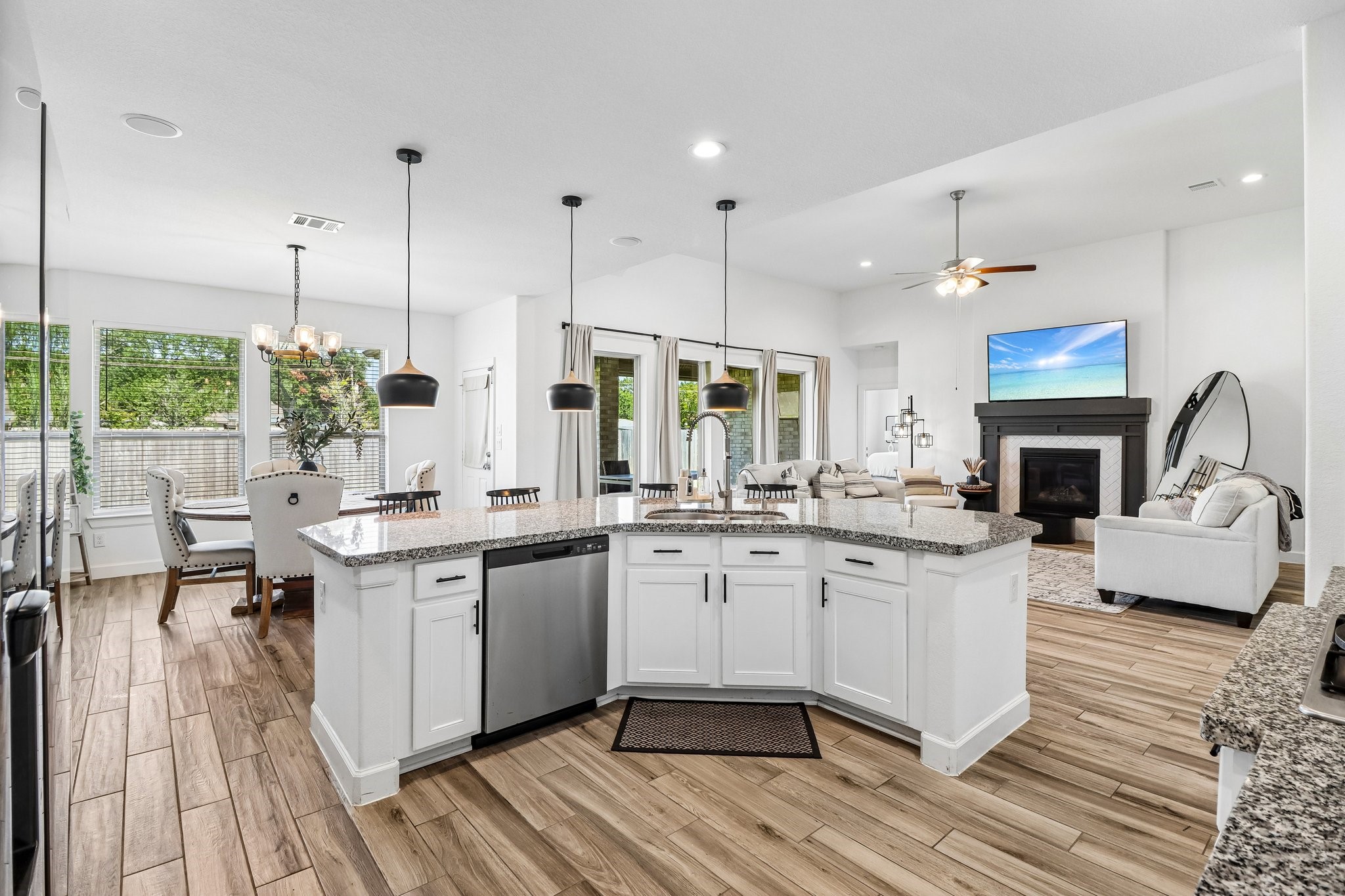 7823 Leighton Trail, Pasadena, TX 77505