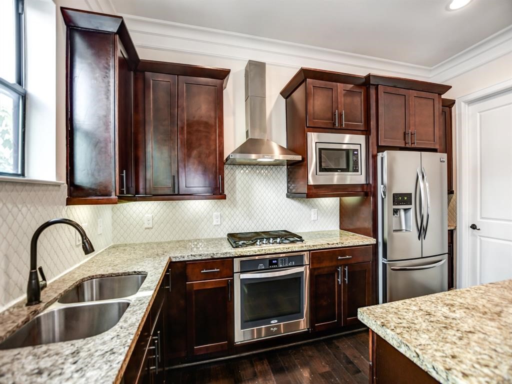 1139 W 15th 1/2 Street, Houston, TX 77008