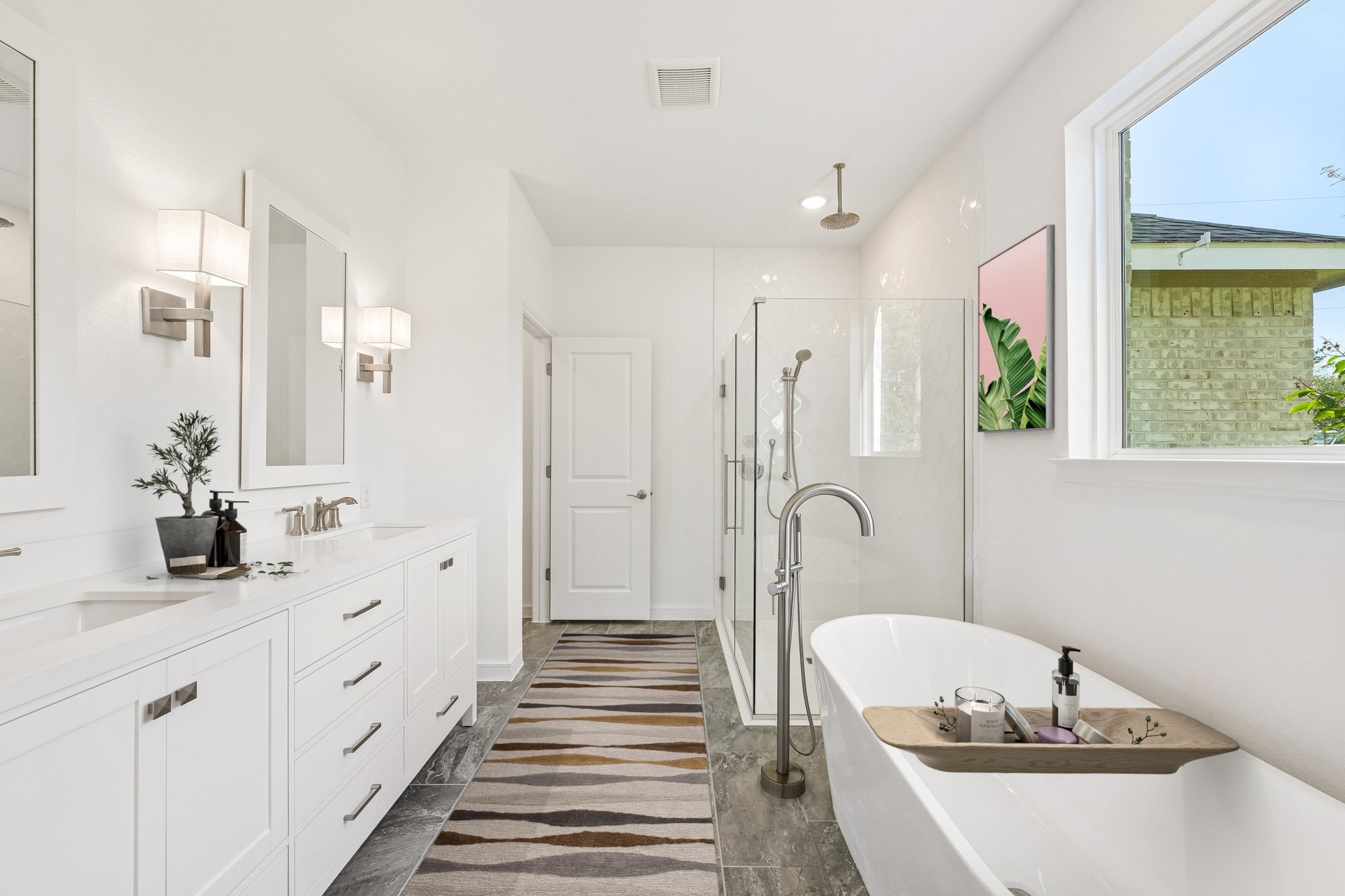 Spa-like primary bath (*Photo not of actual home and used for illustration purposes only.)
