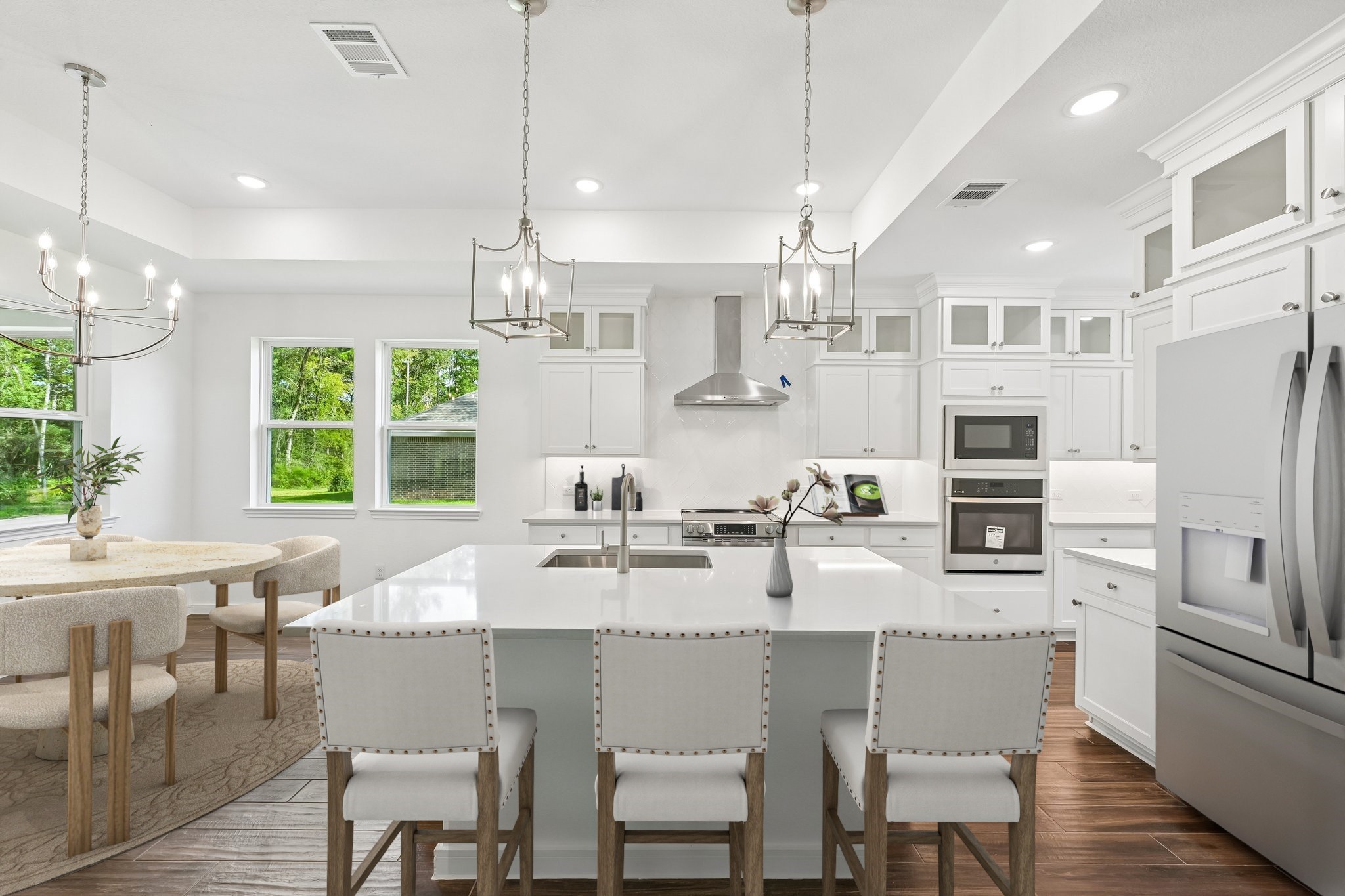 Stunning island kitchen (*Photo not of actual home and used for illustration purposes only.)