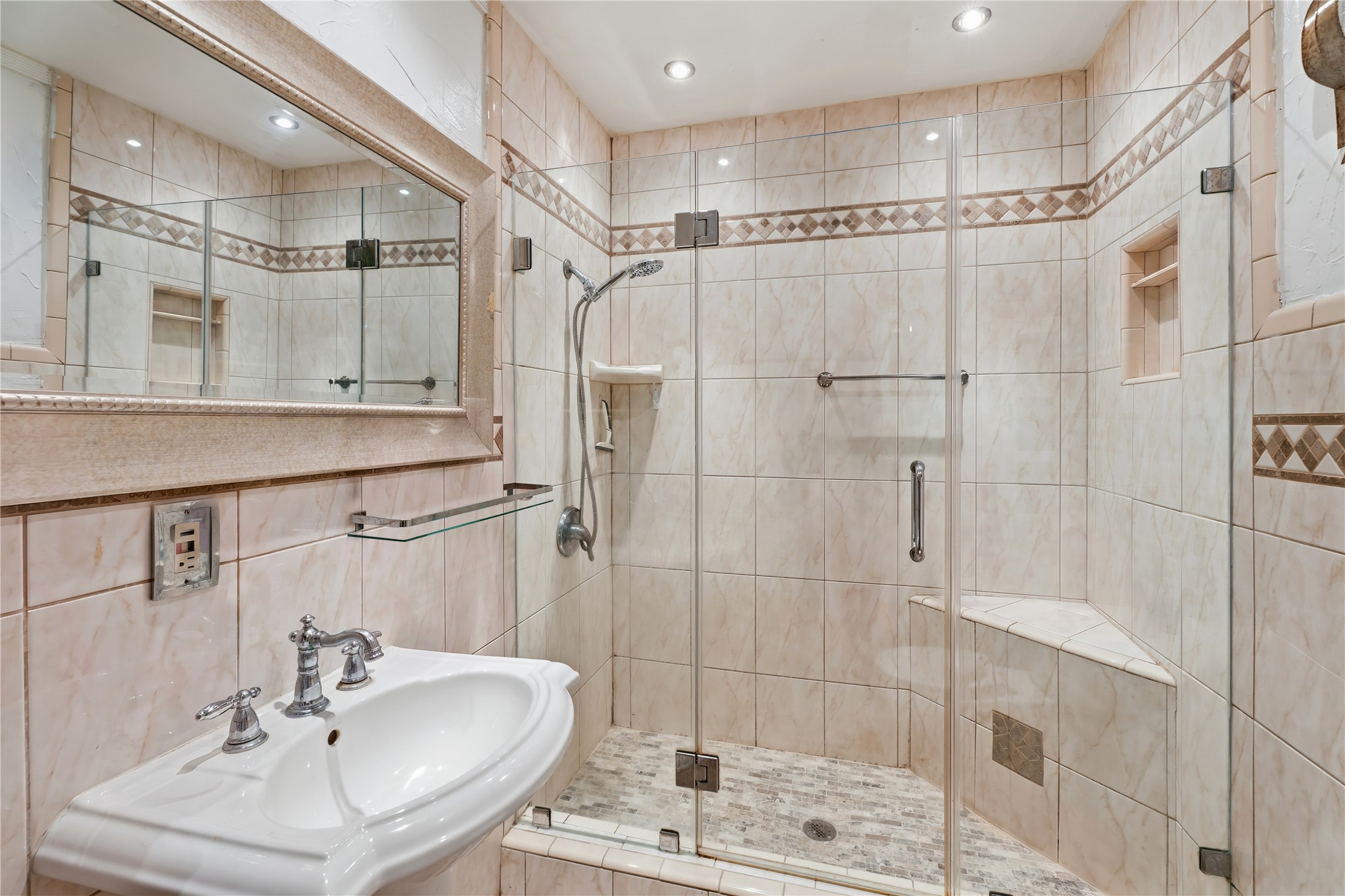 2609 Bevis Street, Houston, TX 77008