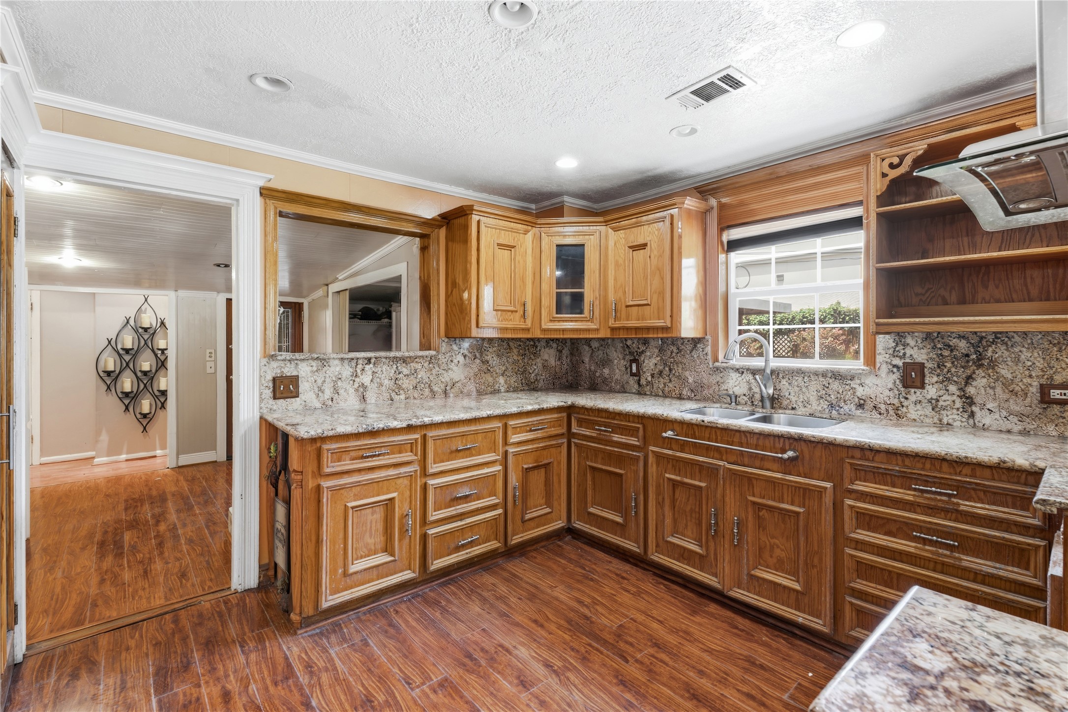 2609 Bevis Street, Houston, TX 77008