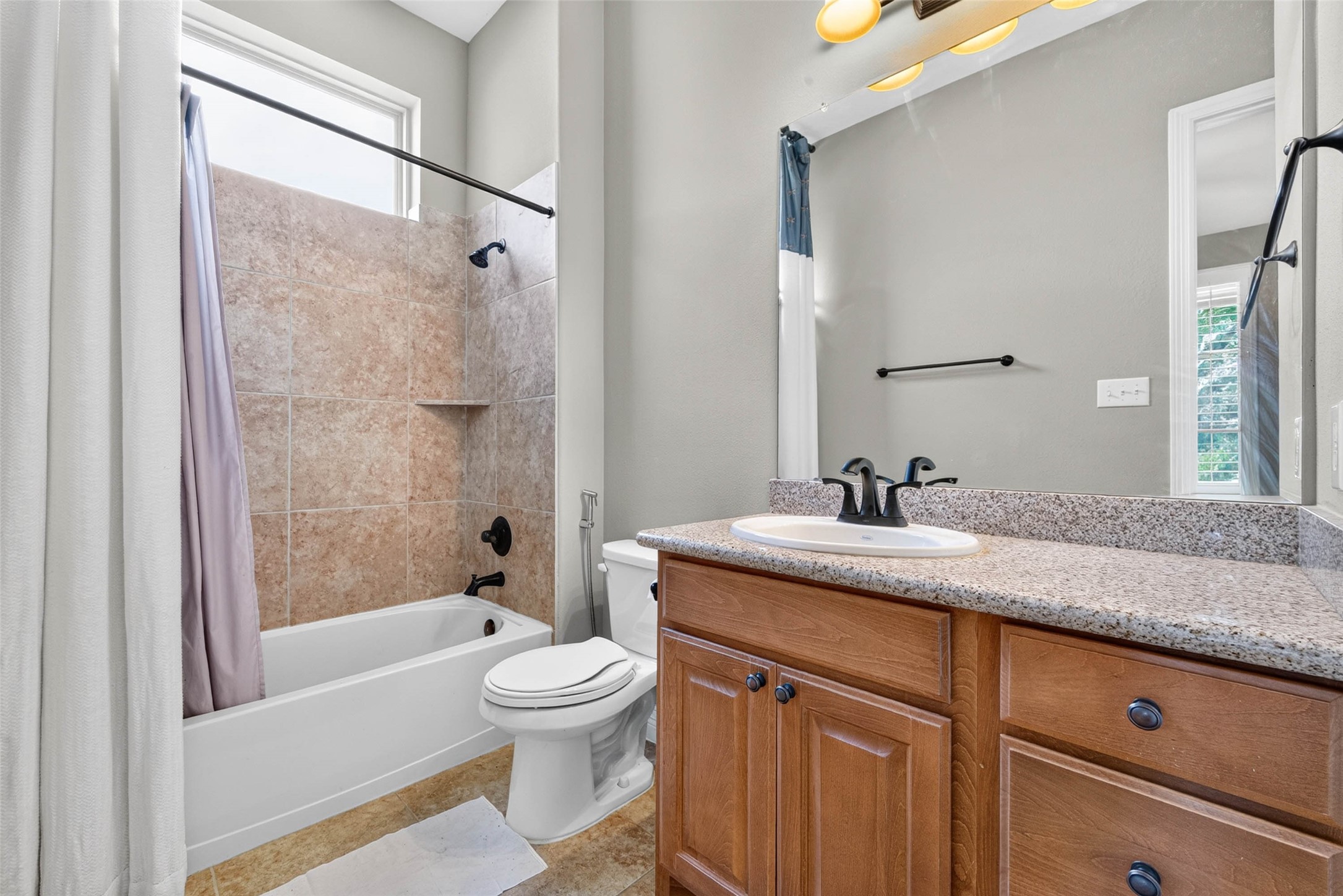 Office/study bathroom