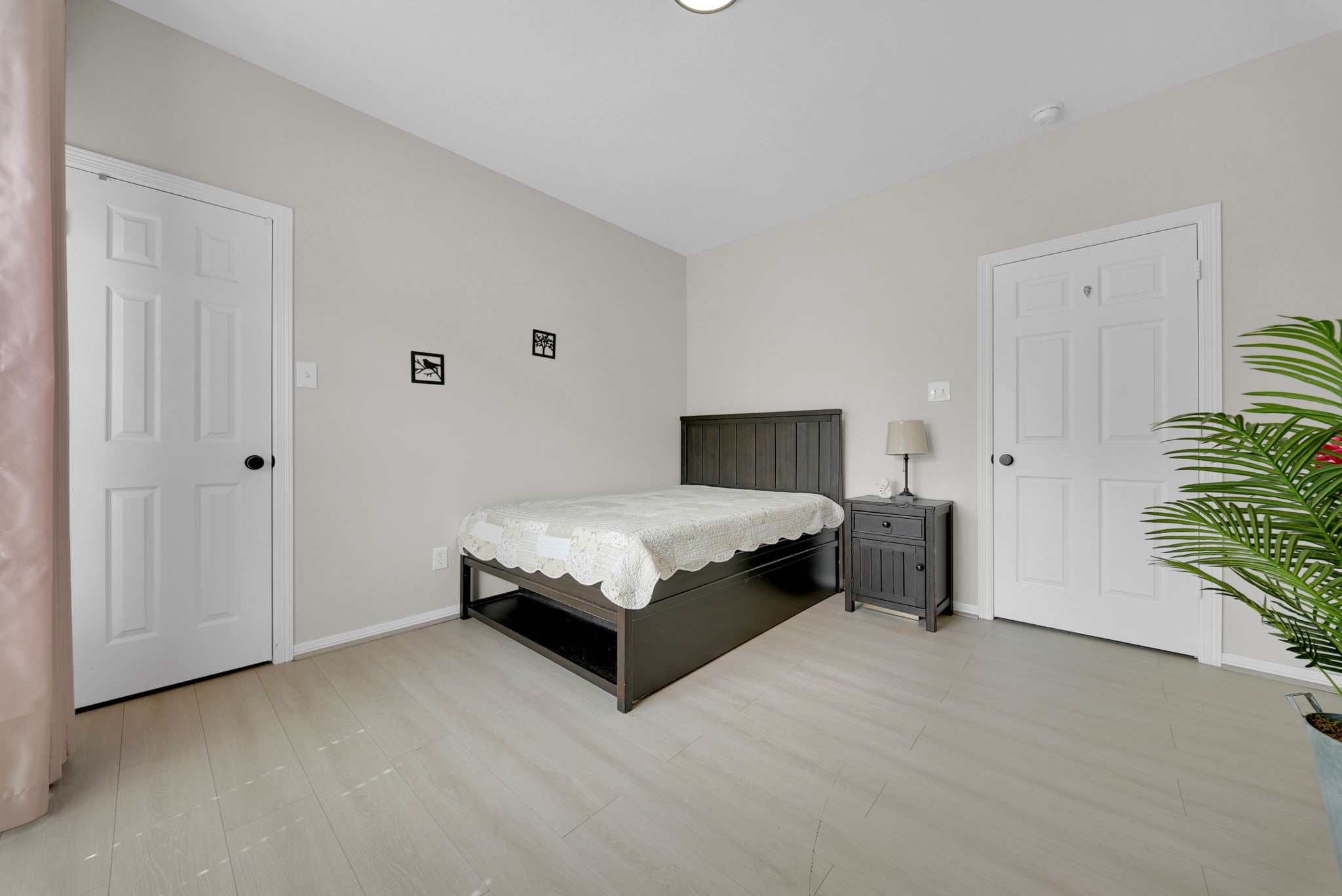 2318 Shadow Falls Lane, Pearland, TX 77584