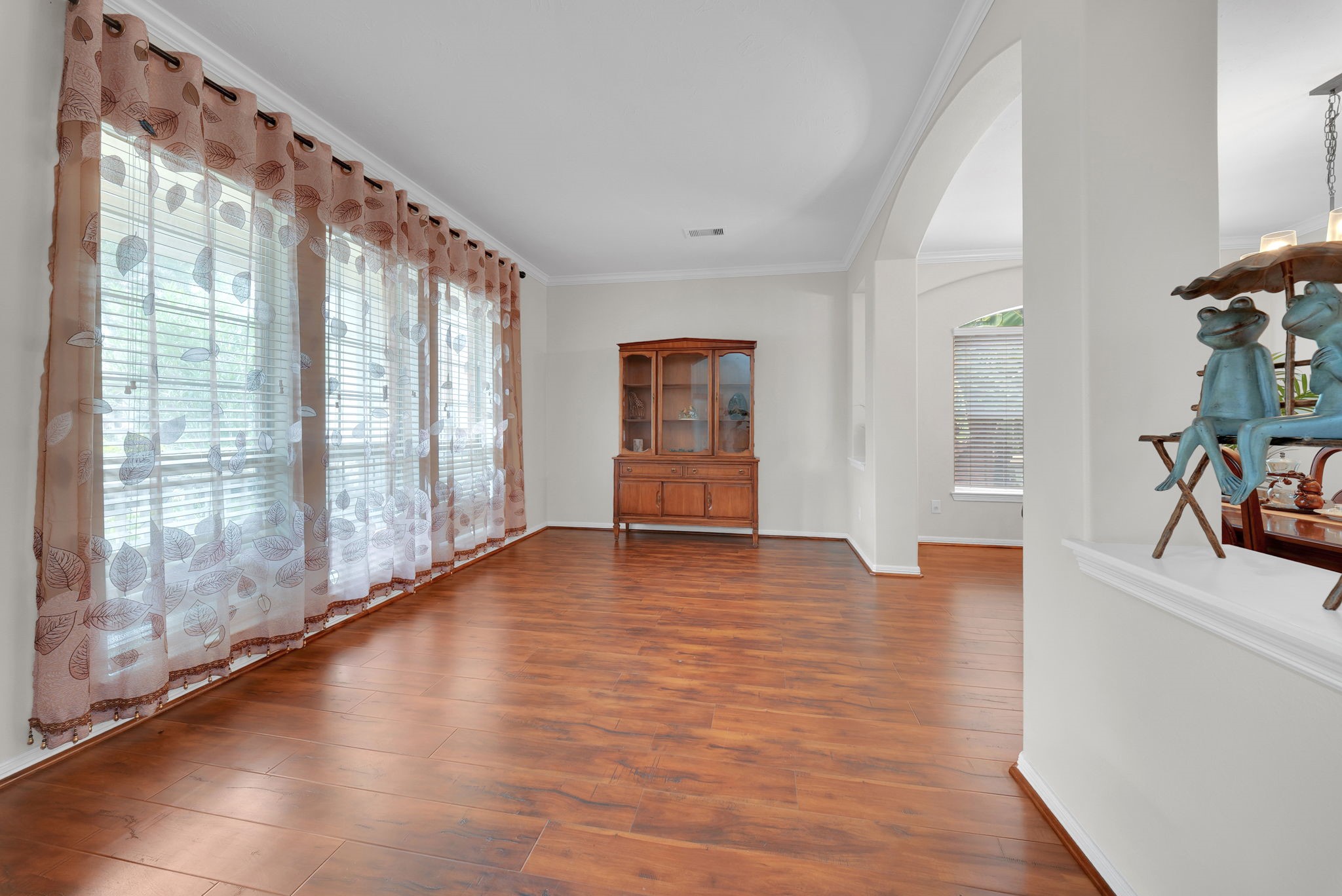 2318 Shadow Falls Lane, Pearland, TX 77584