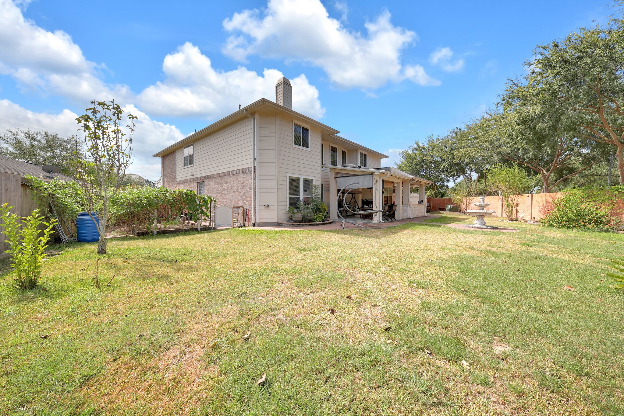 2318 Shadow Falls Lane, Pearland, TX 77584