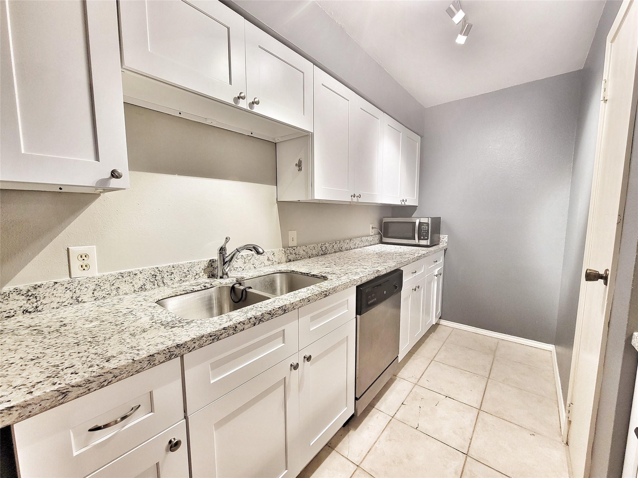 2501 Gulf Freeway, #271B, Dickinson, TX 77539