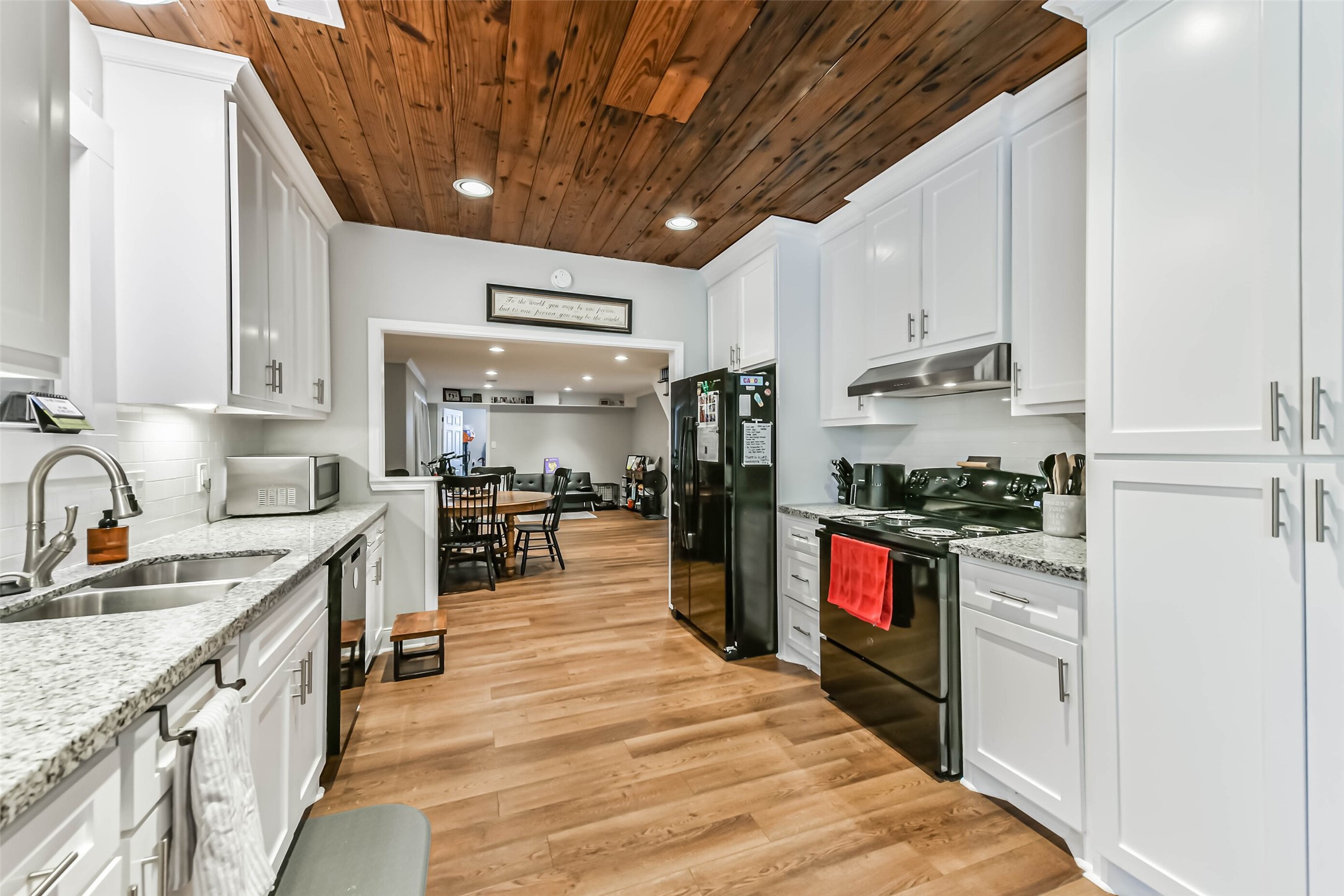 5220 Avenue P 1/2, Galveston, TX 77551