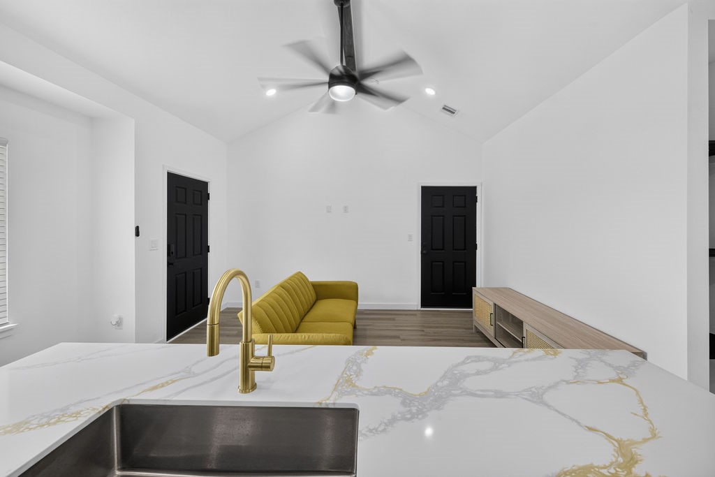 715 Rosedale Street, La Marque, TX 77568