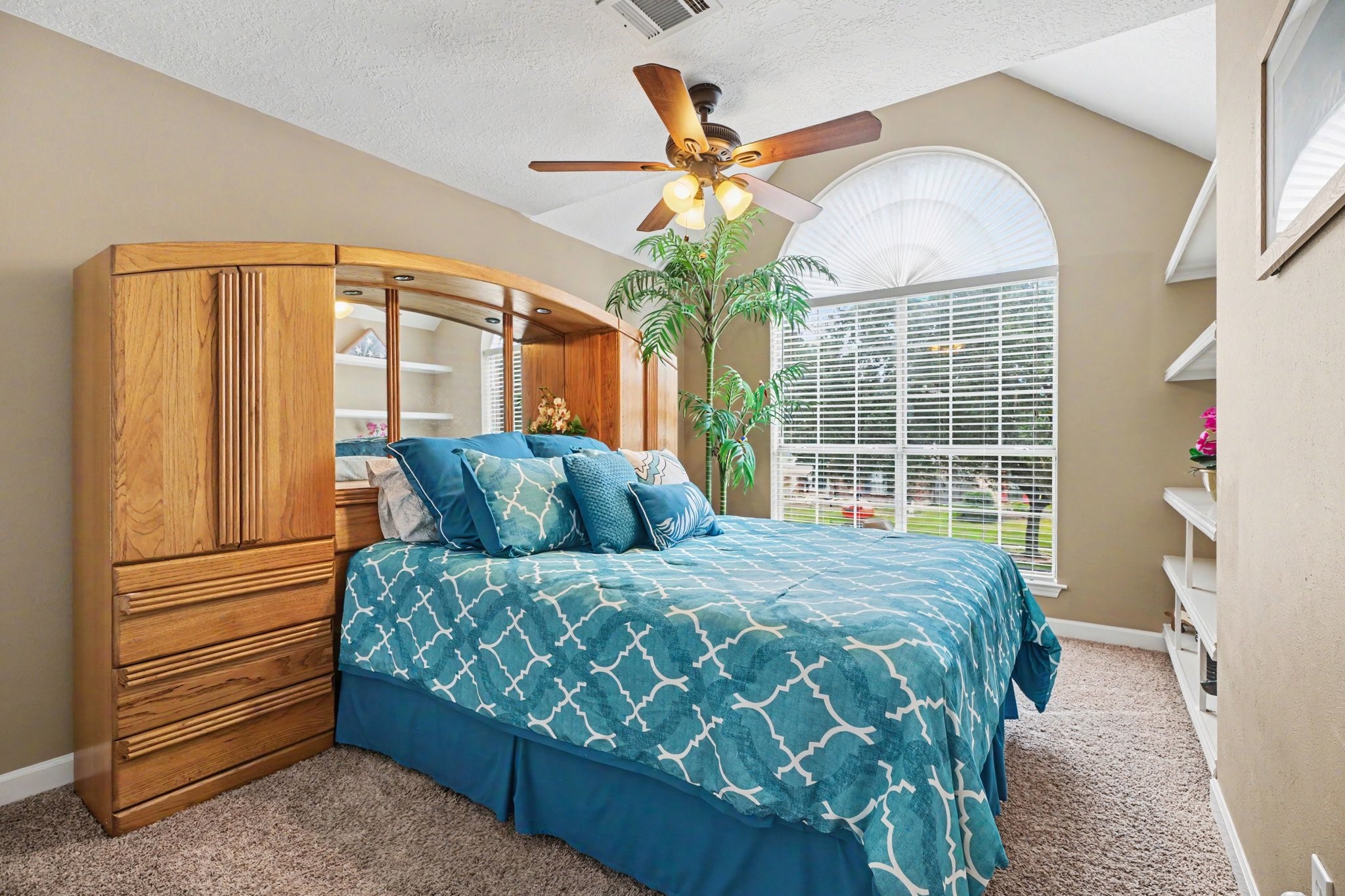 Spacious secondary bedroom upstairs