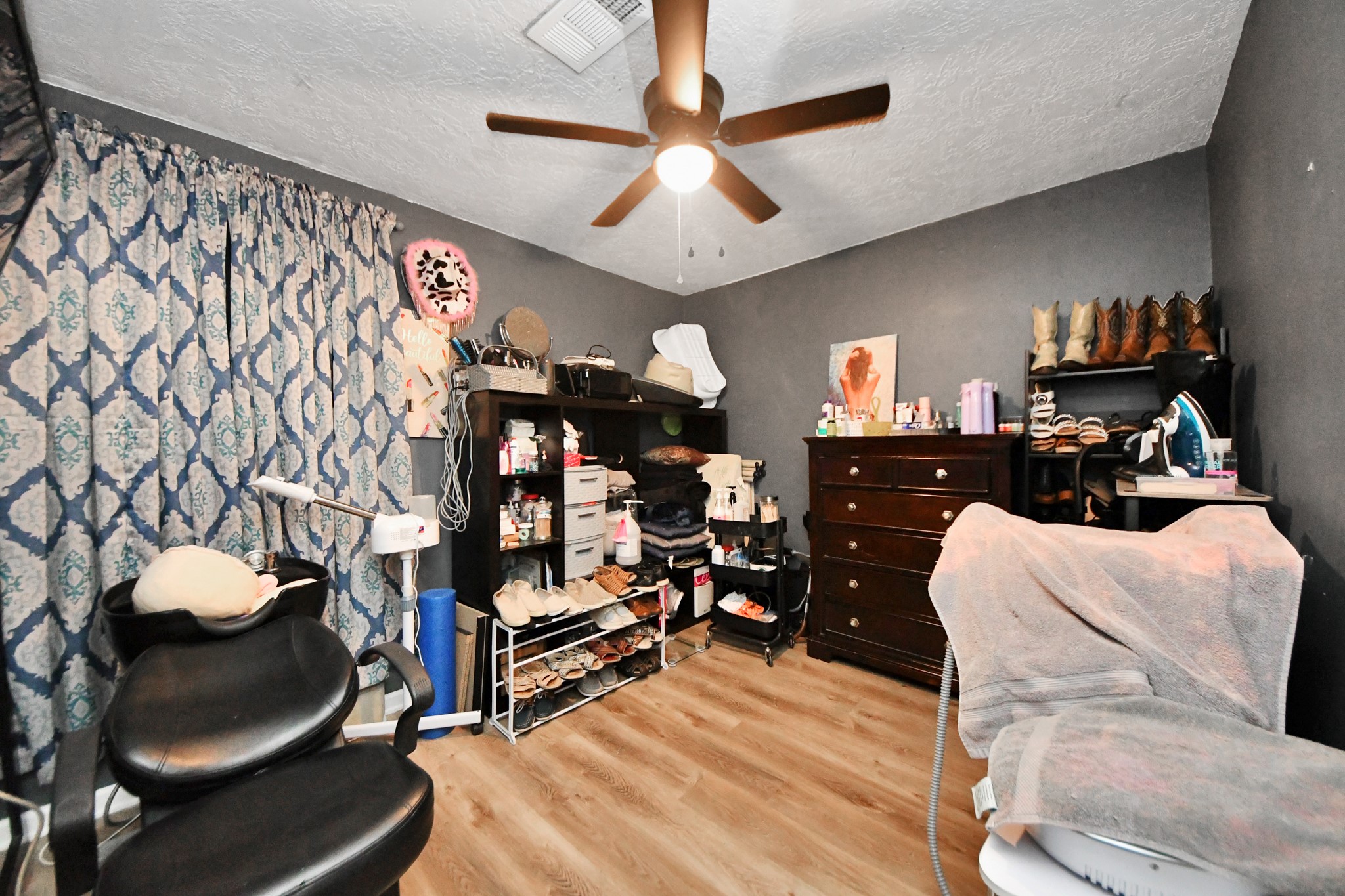 4926 Van Fleet Street, Houston, TX 77033