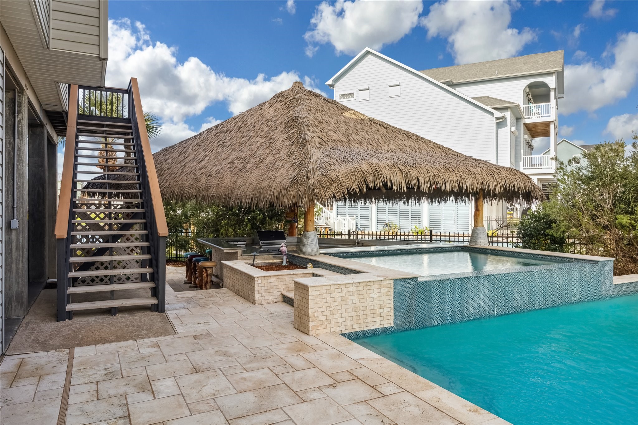 Ideal for enjoying sunny days in a tropical-style setting. Palapa top is synthetic with 20 year warranty. Ideal for enjoying sunny days in a tropical-style setting. Palapa top is synthetic with 20 year warranty.