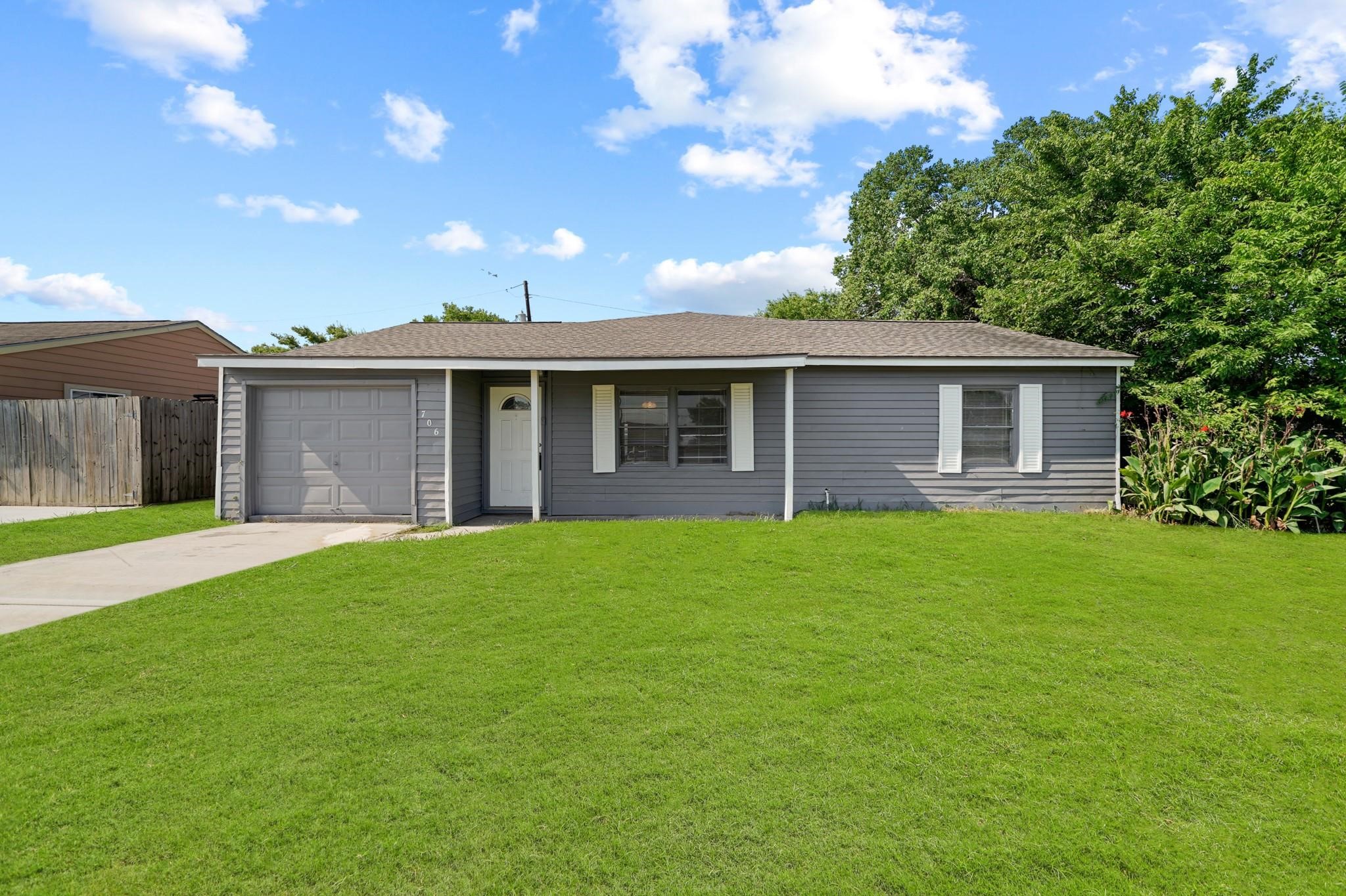 706 W 12th Street, Freeport, TX 77541