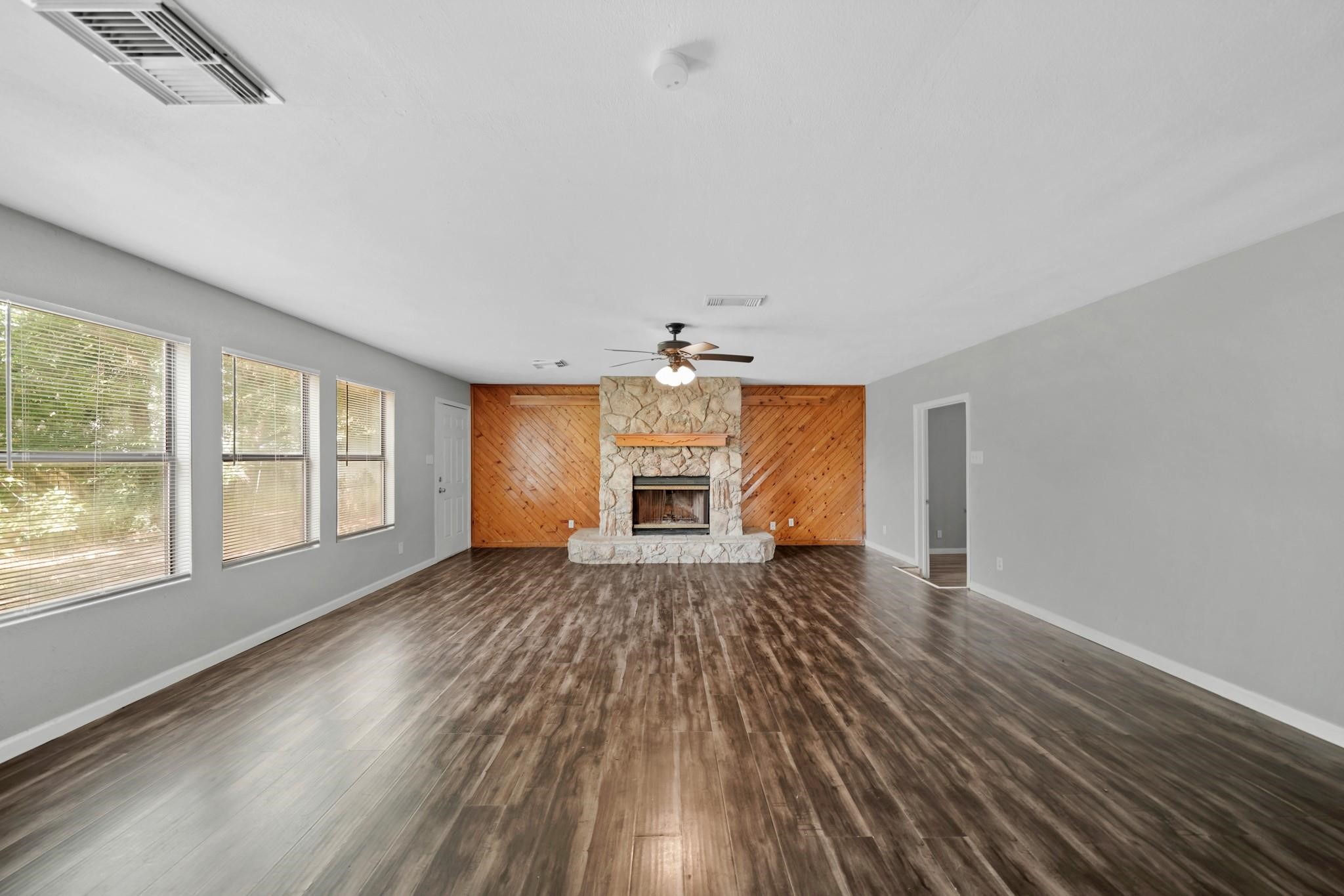 706 W 12th Street, Freeport, TX 77541