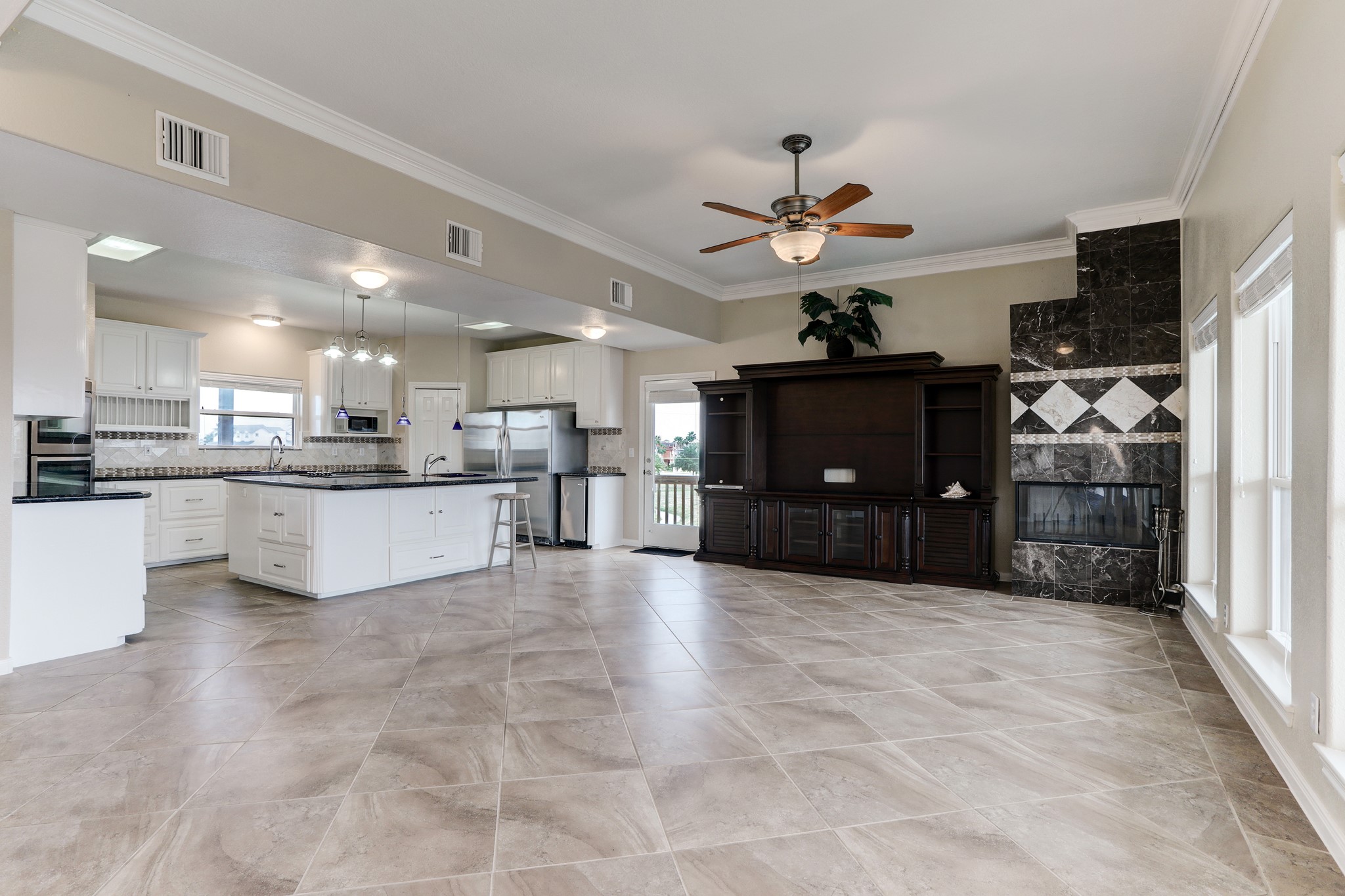 1303 Tiki Drive, Tiki Island, TX 77554