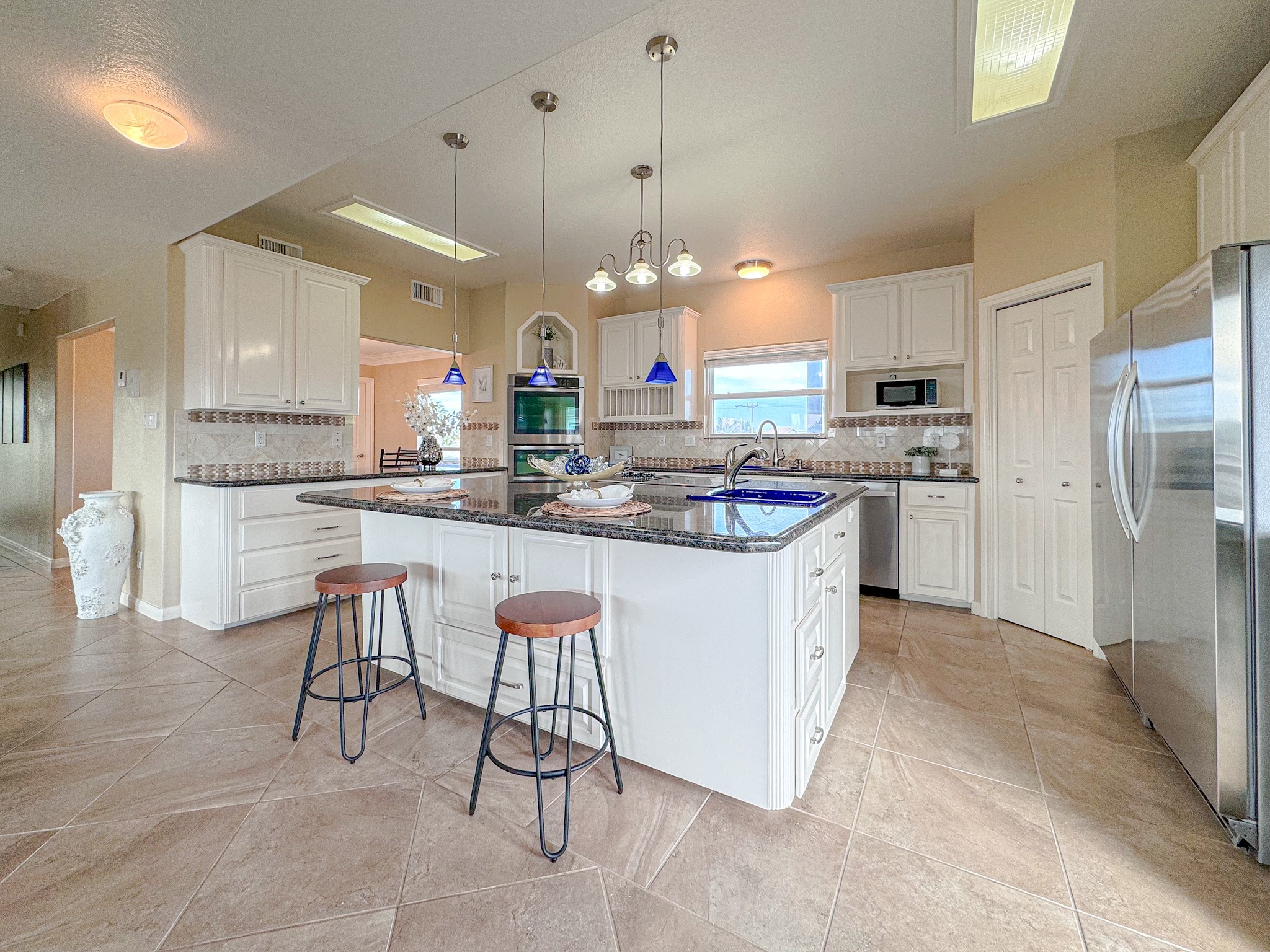 1303 Tiki Drive, Tiki Island, TX 77554