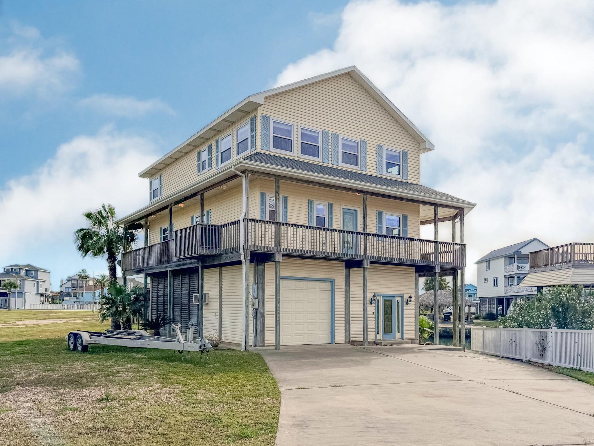 1303 Tiki Drive, Tiki Island, TX 77554