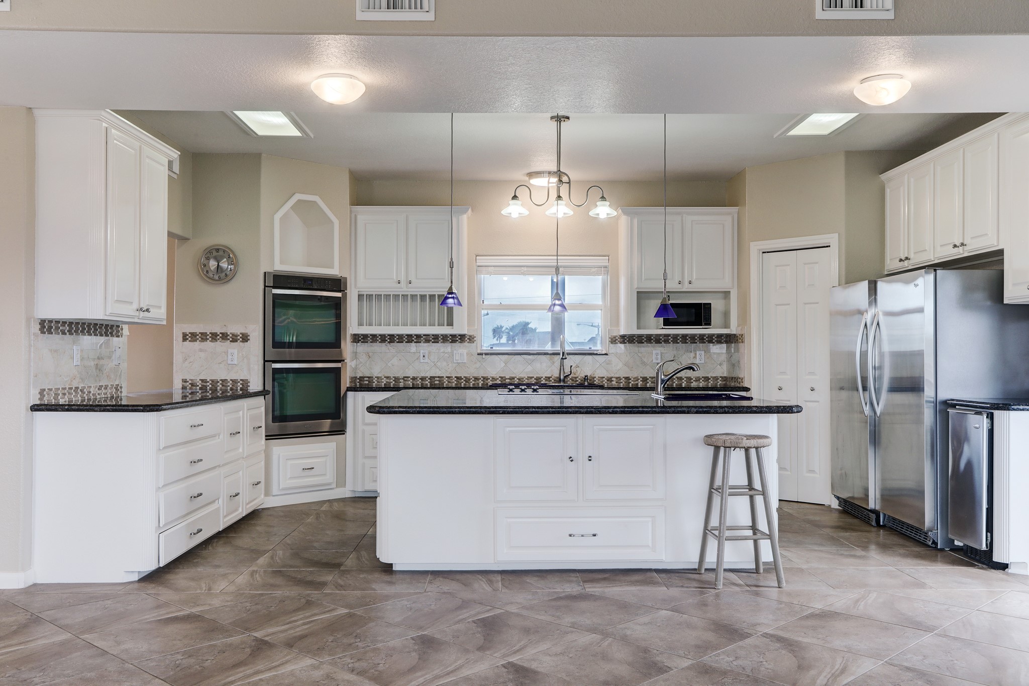 1303 Tiki Drive, Tiki Island, TX 77554