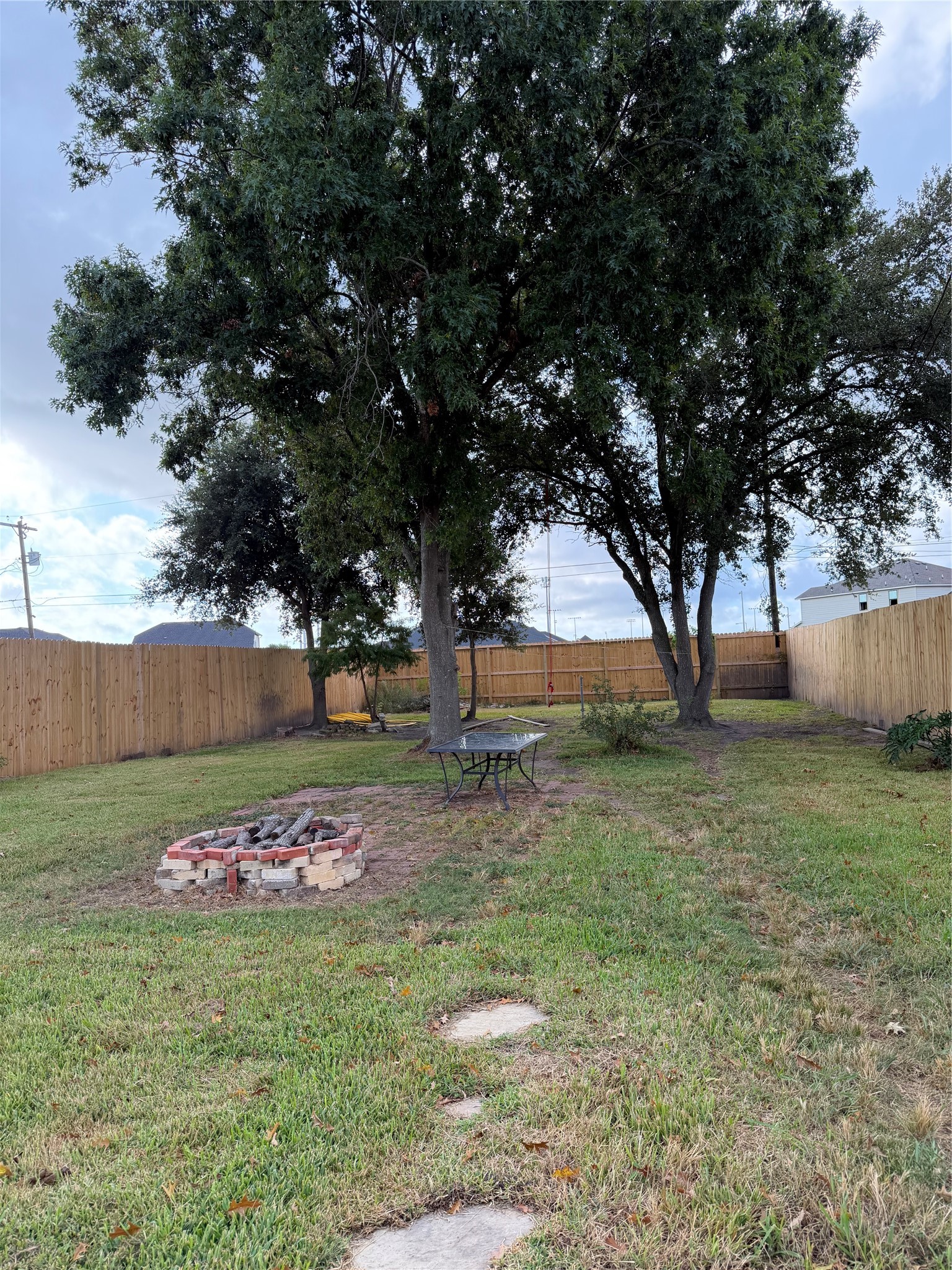 2225 34th Avenue N, Texas City, TX 77590
