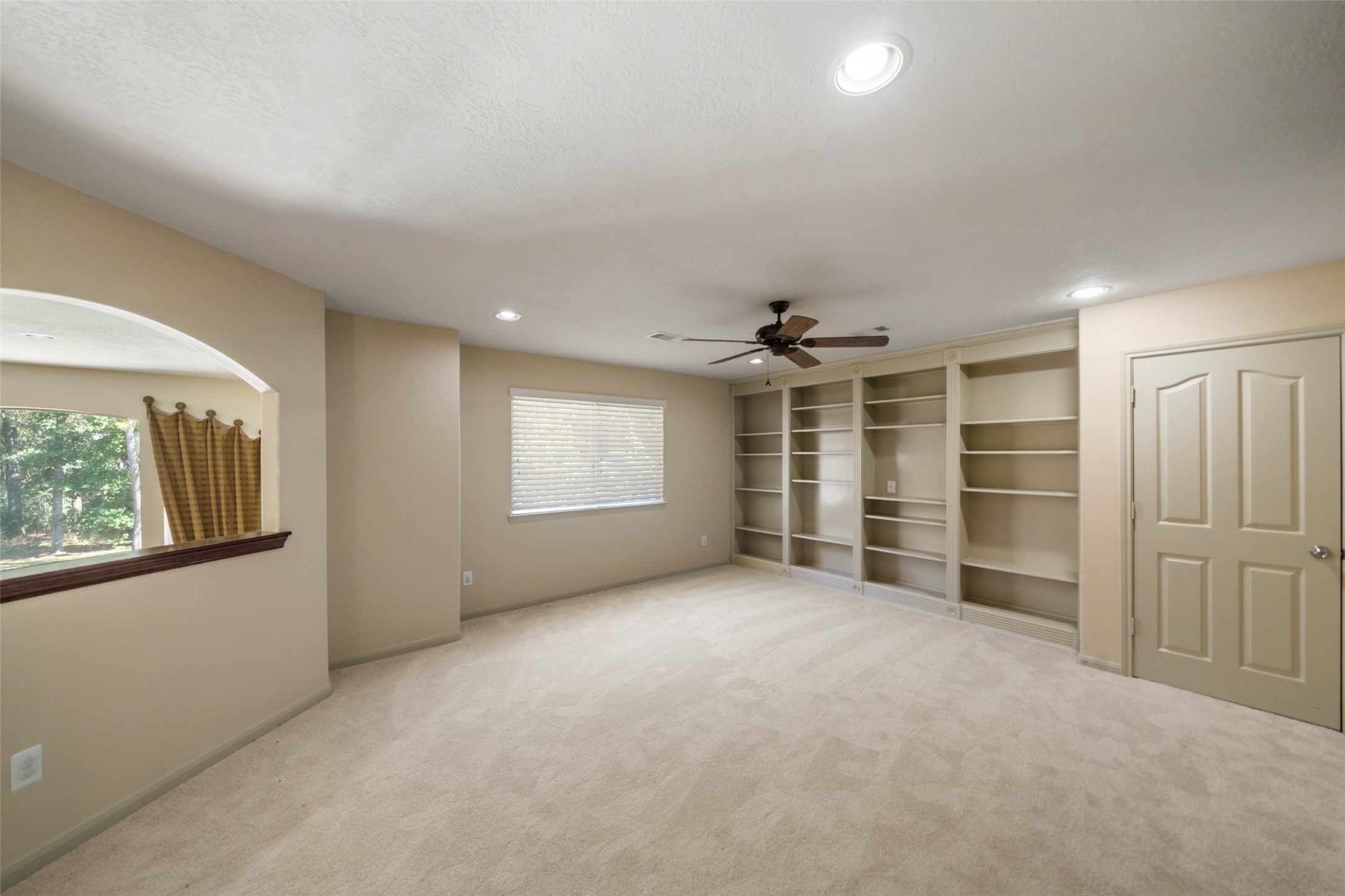 12210 Hallowed Oaks, Magnolia, TX 77354