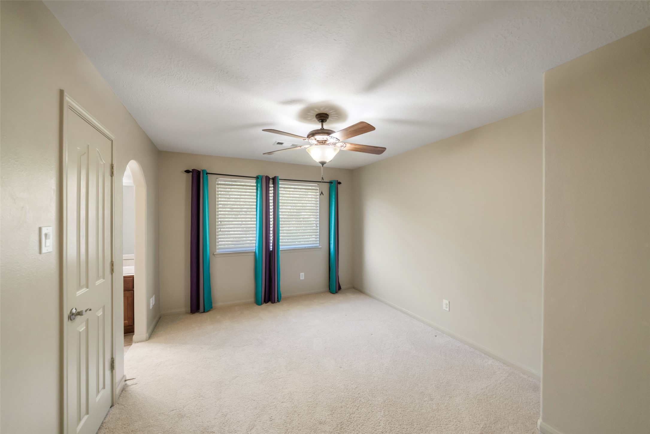 12210 Hallowed Oaks, Magnolia, TX 77354