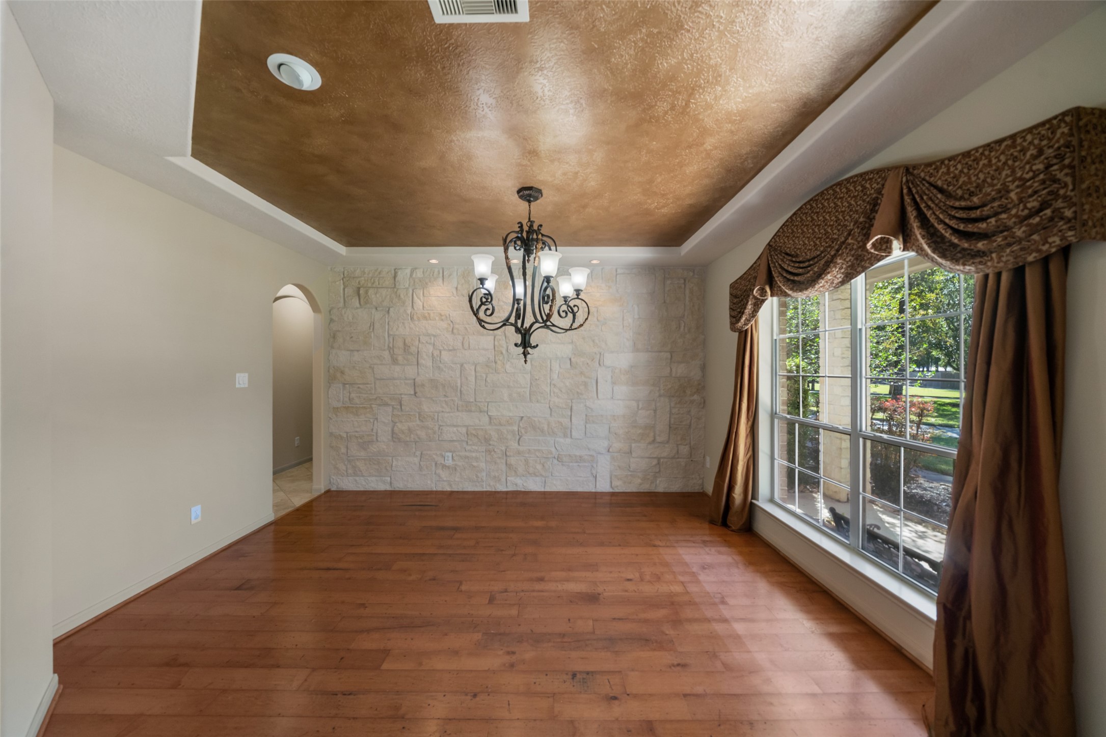 12210 Hallowed Oaks, Magnolia, TX 77354