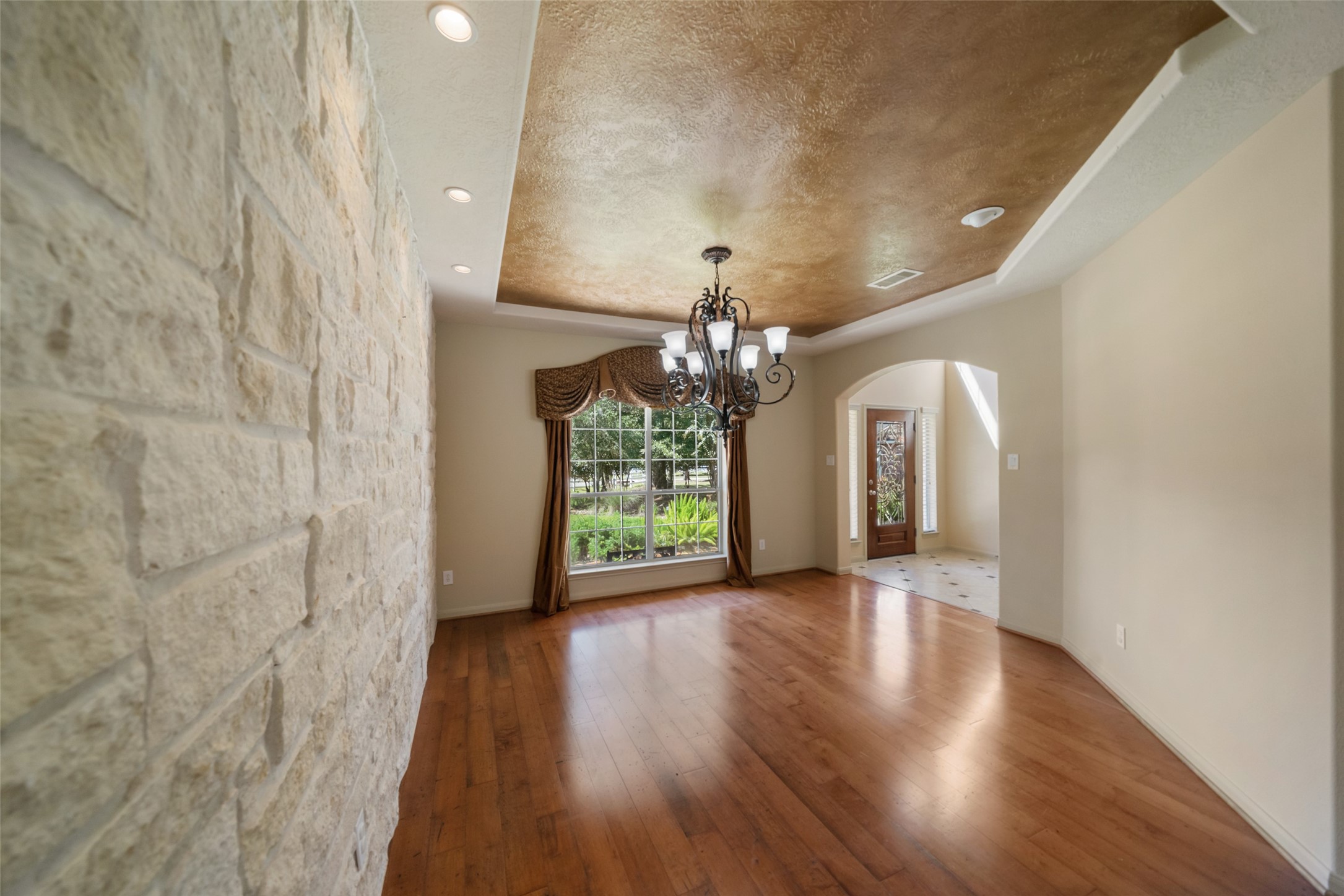 12210 Hallowed Oaks, Magnolia, TX 77354