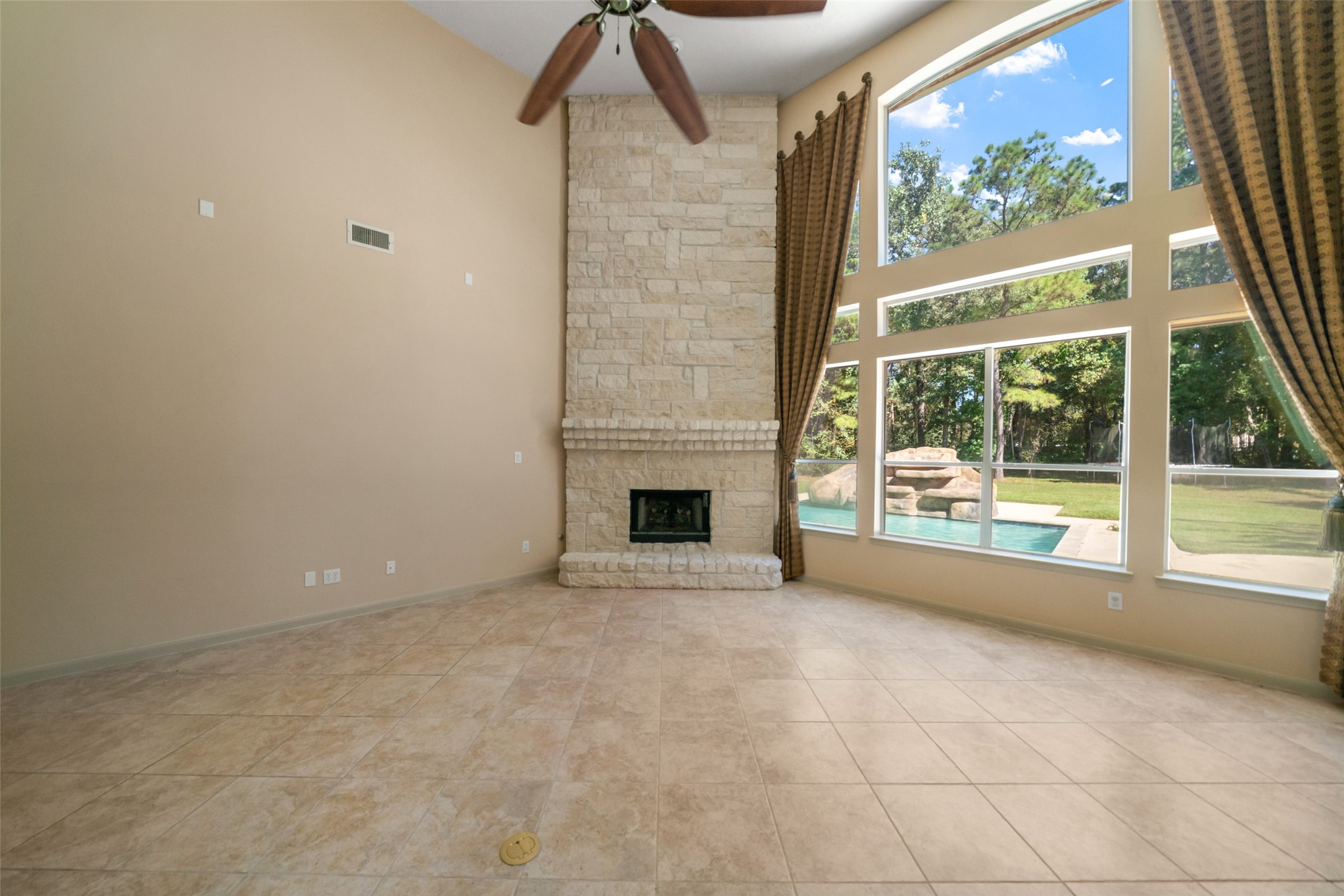 12210 Hallowed Oaks, Magnolia, TX 77354